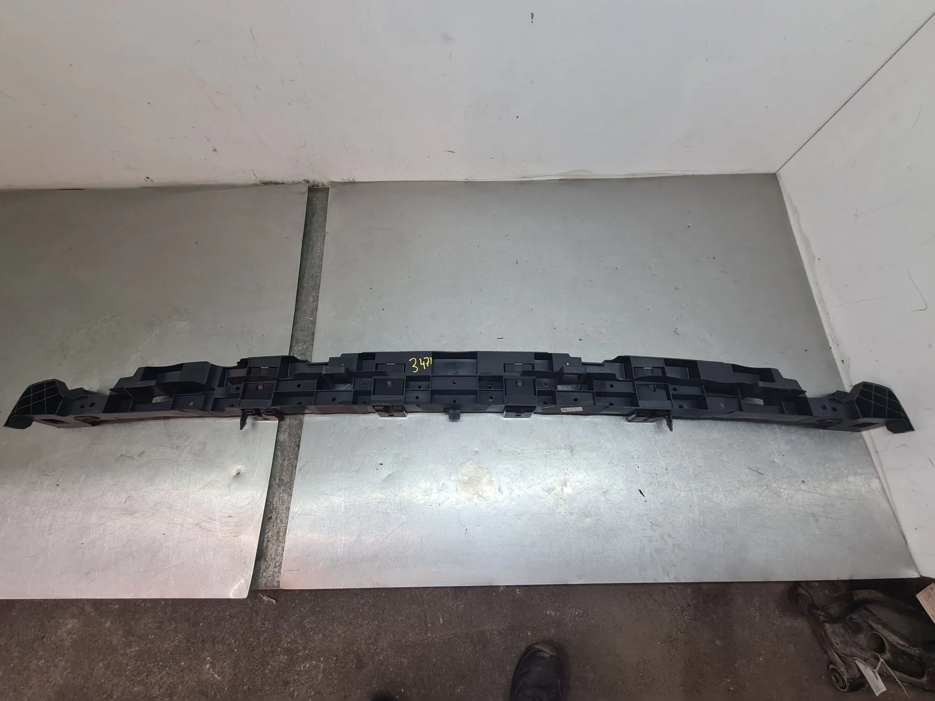 Guia de pára-choques trás central RENAULT Master IV (F8__)