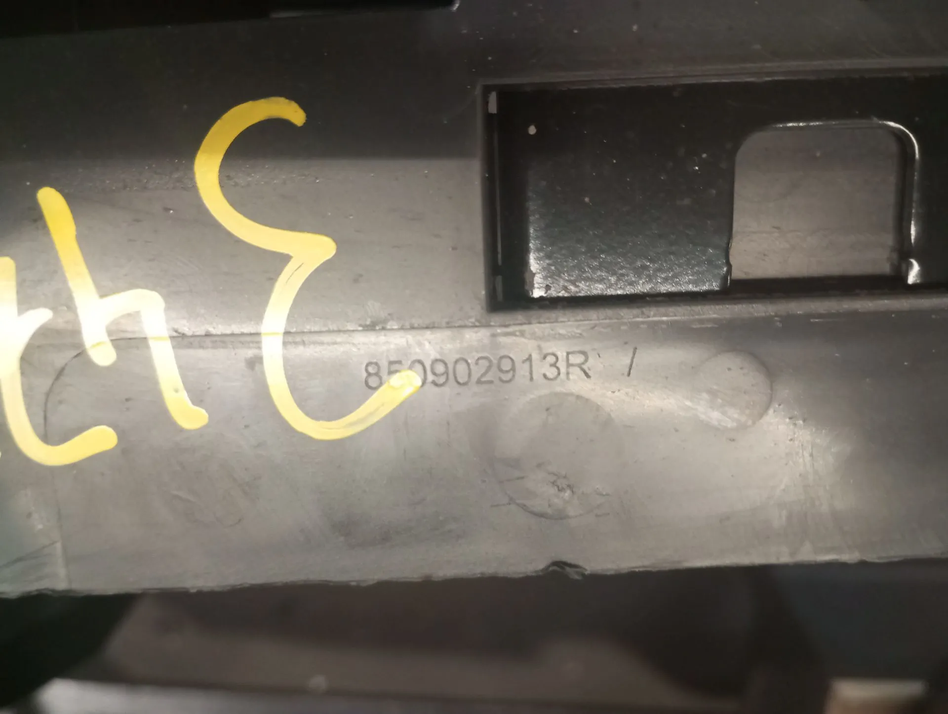 Guia de pára-choques trás central RENAULT Master IV (F8__) Imagem-2