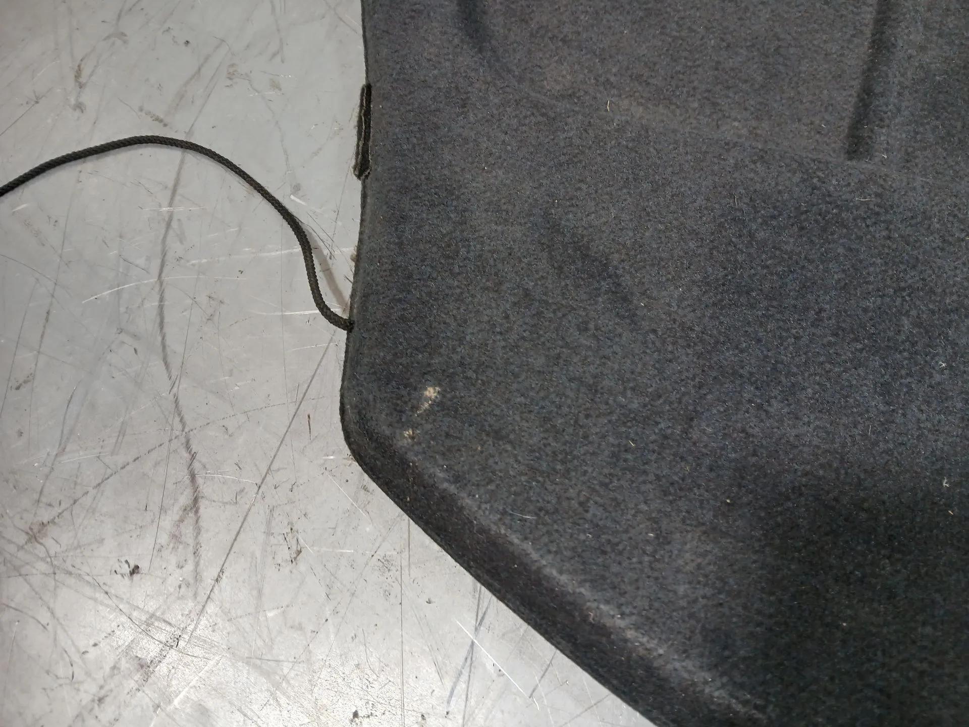 Chapeleira / tampo da mala NISSAN Leaf EV (ZE0) Imagem-2