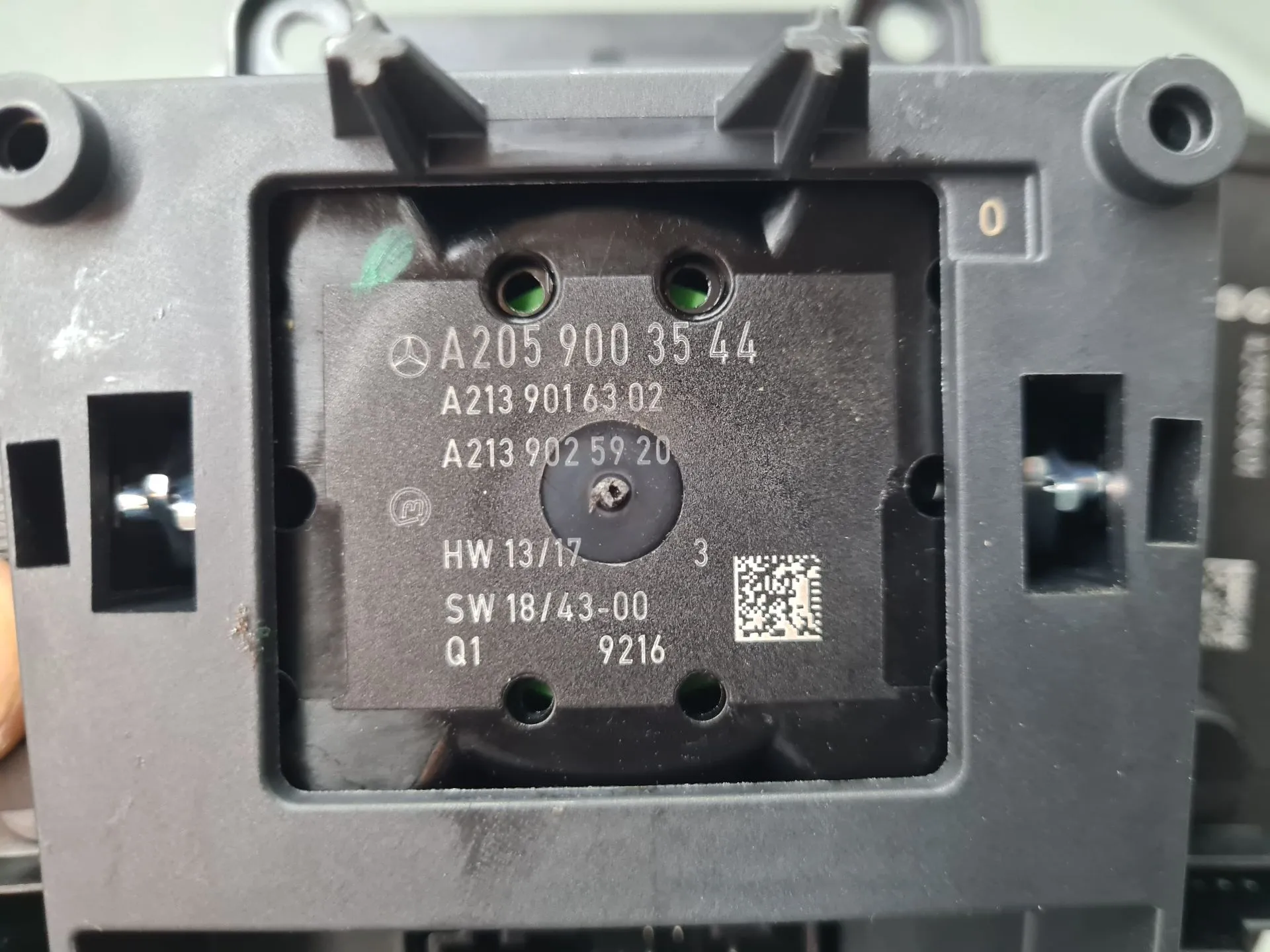 Comando / botão / interruptor multifunções MERCEDES-BENZ Classe C (W205) Imagem-7