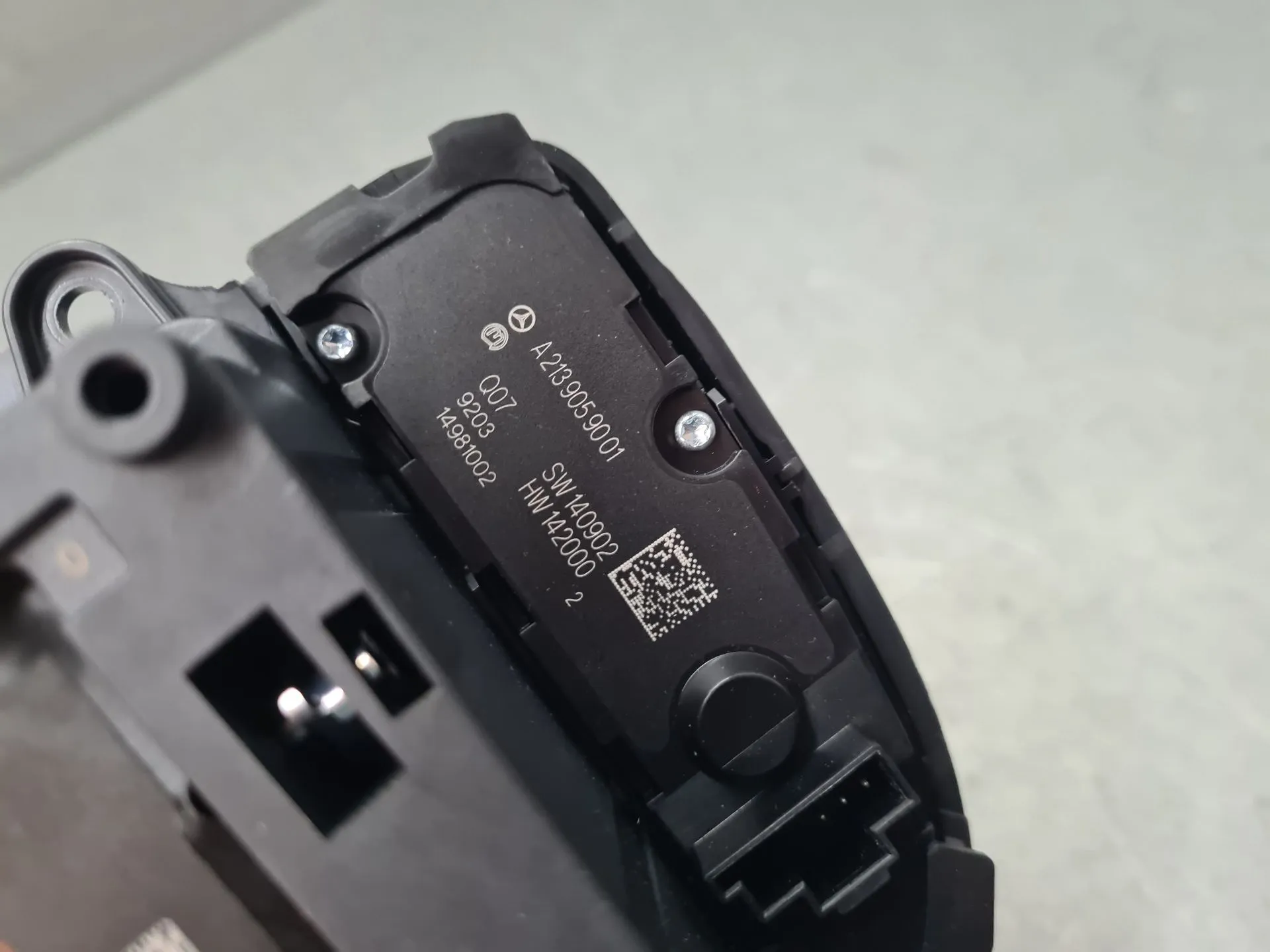 Comando / botão / interruptor multifunções MERCEDES-BENZ Classe C (W205) Imagem-8