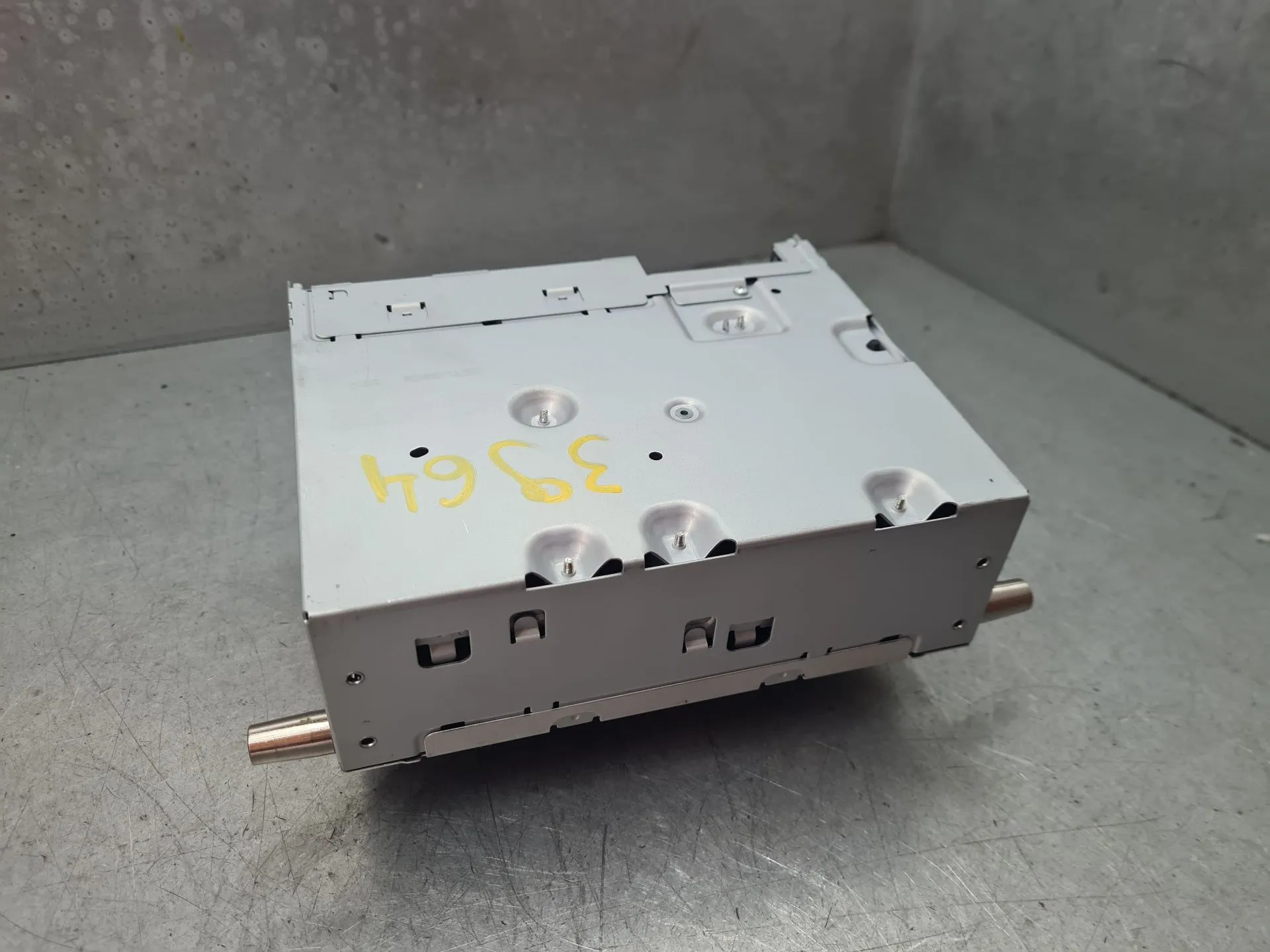 Kit Auto-rádio MERCEDES-BENZ Classe C (W205) Imagem-6