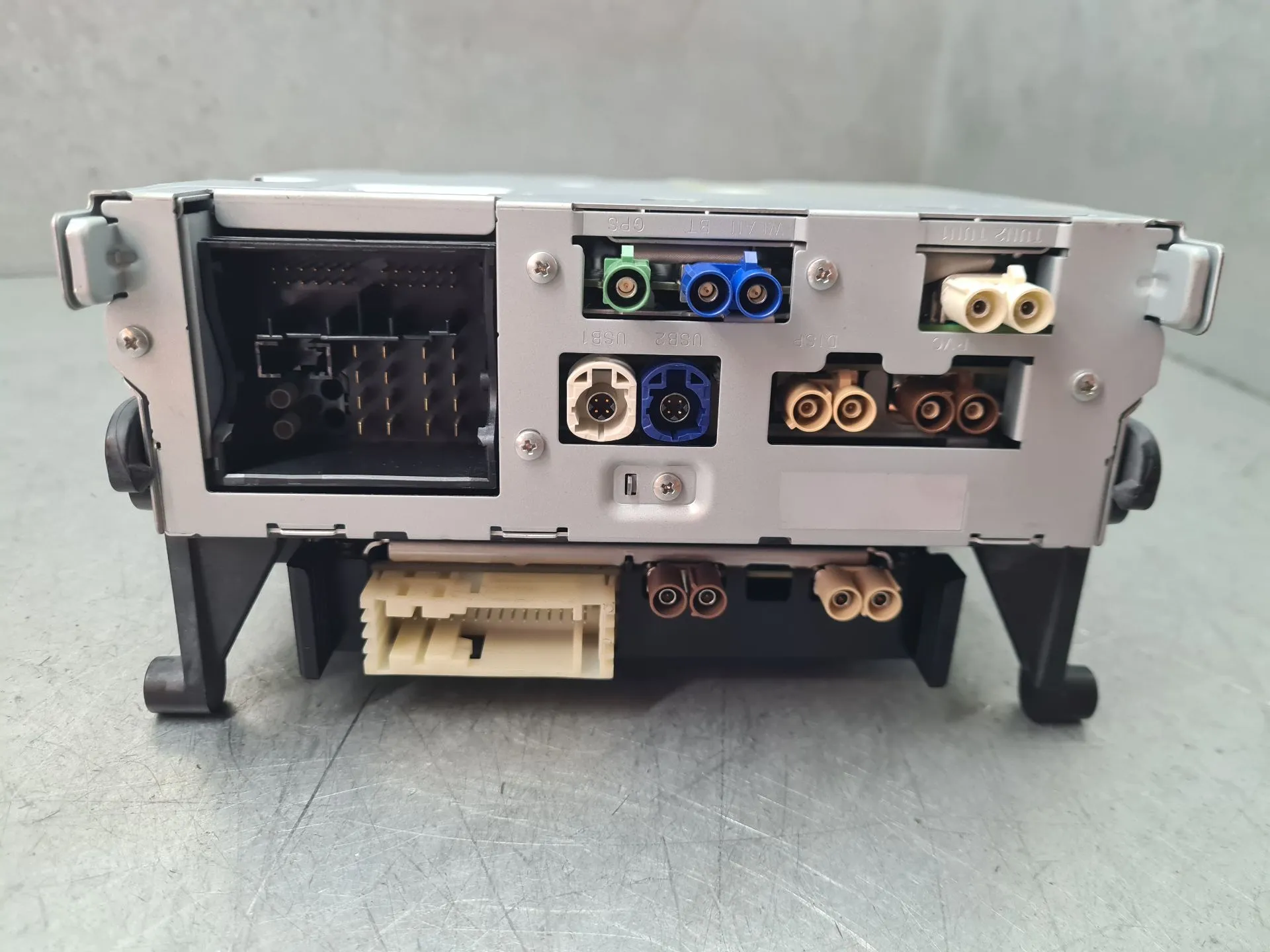 Kit Auto-rádio MERCEDES-BENZ Classe C (W205) Imagem-8