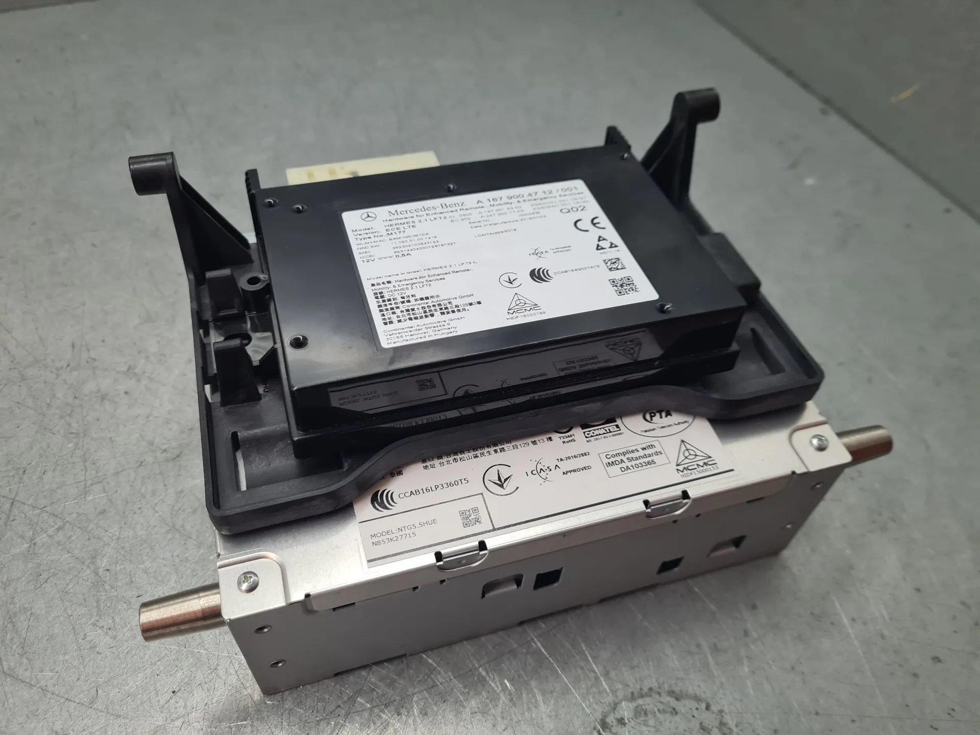 Kit Auto-rádio MERCEDES-BENZ Classe C (W205) Imagem-10