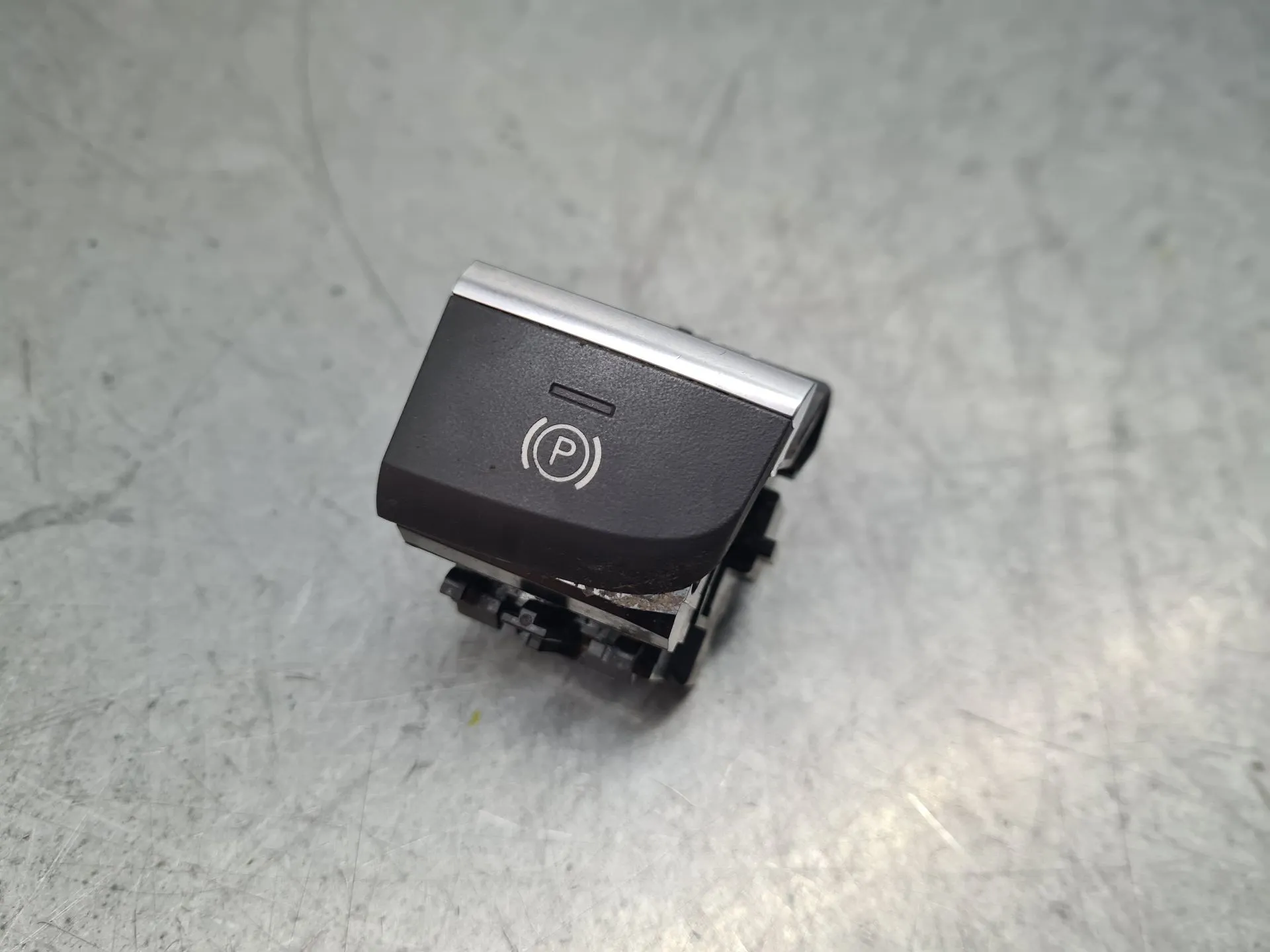 Botão / interruptor travão de parque AUDI A3 (8V1, 8VK)