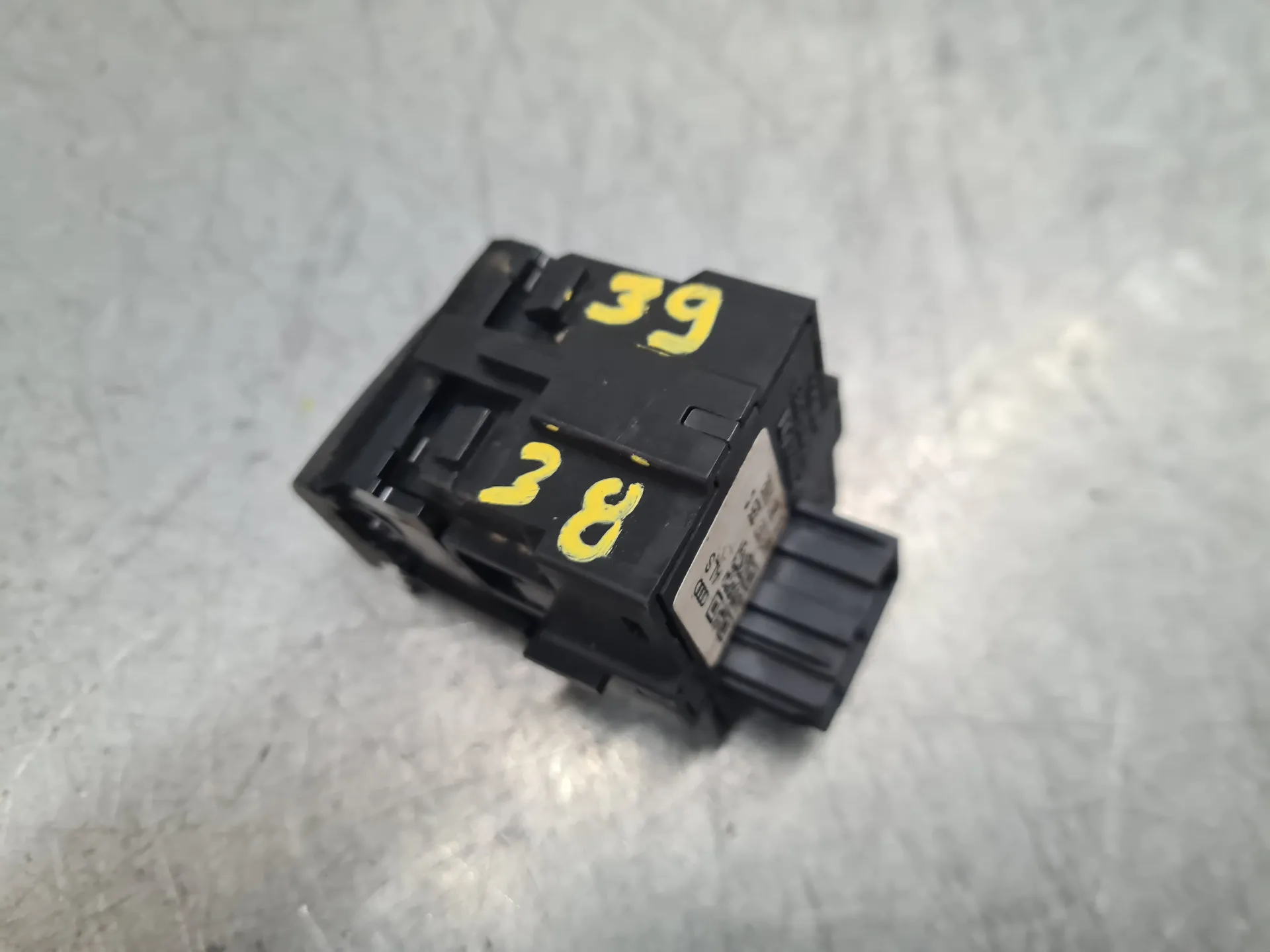 Botão / interruptor travão de parque AUDI A3 (8V1, 8VK) Imagem-3