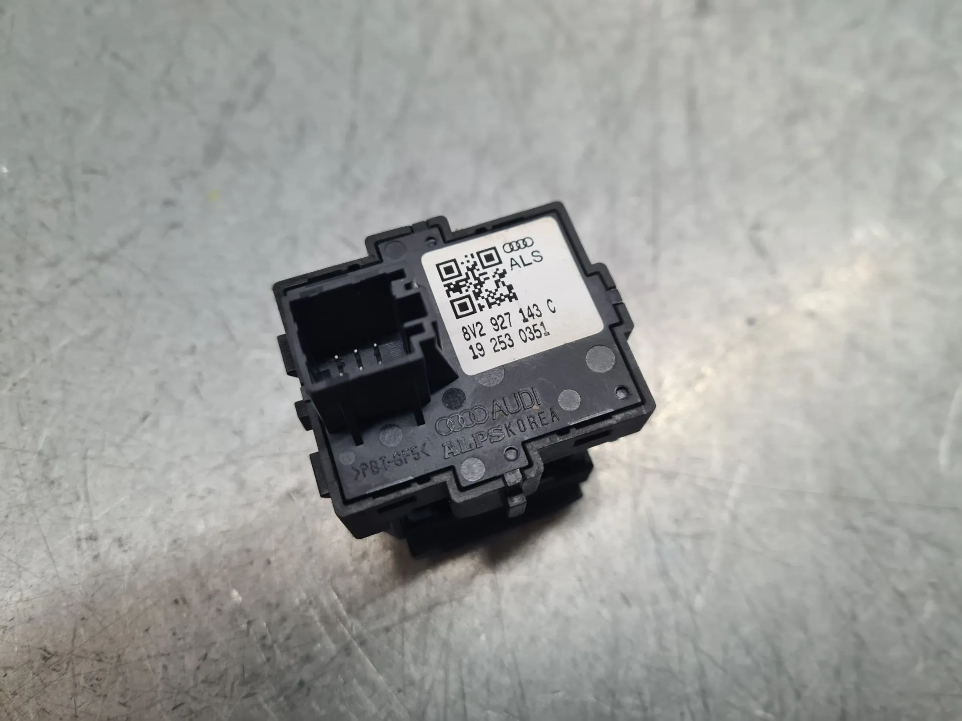 Comando / botão / interruptor multifunções AUDI A3 (8V1, 8VK) Imagem-2