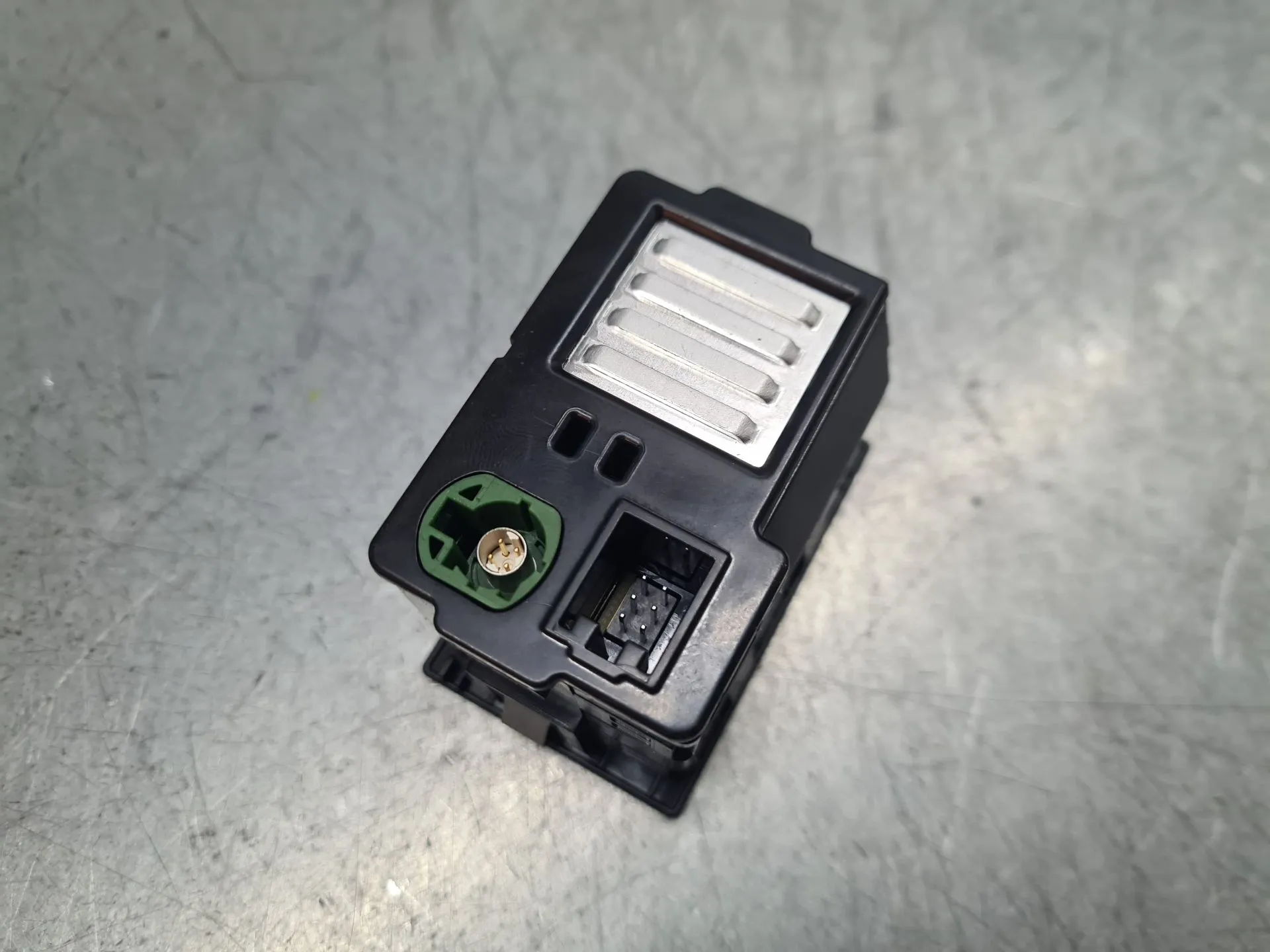 Módulo USB / AUX / IPOD AUDI A3 (8V1, 8VK) Imagem-3