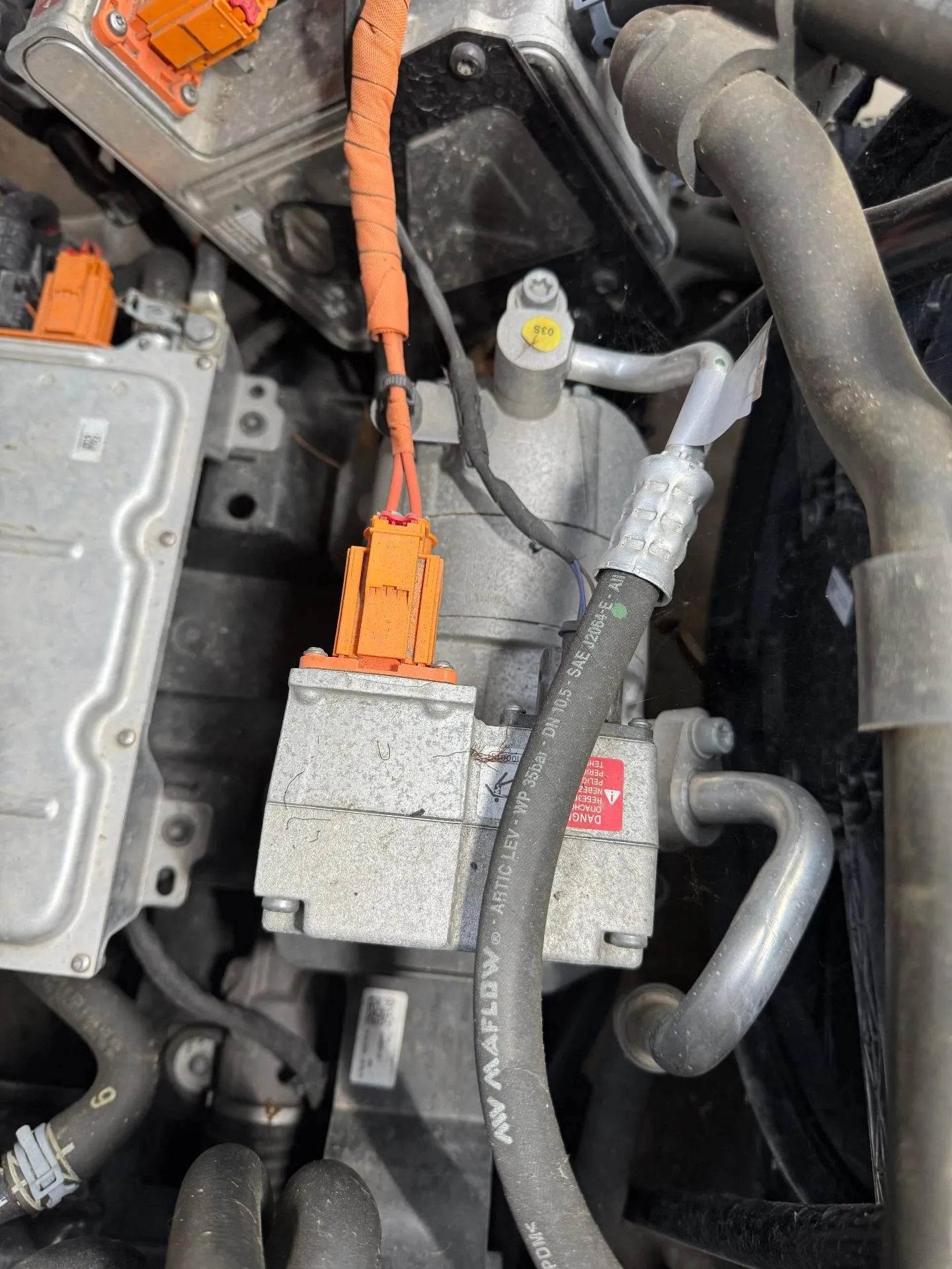 Compresor A/A VOLKSWAGEN ID.4 (E21) Imagem-1