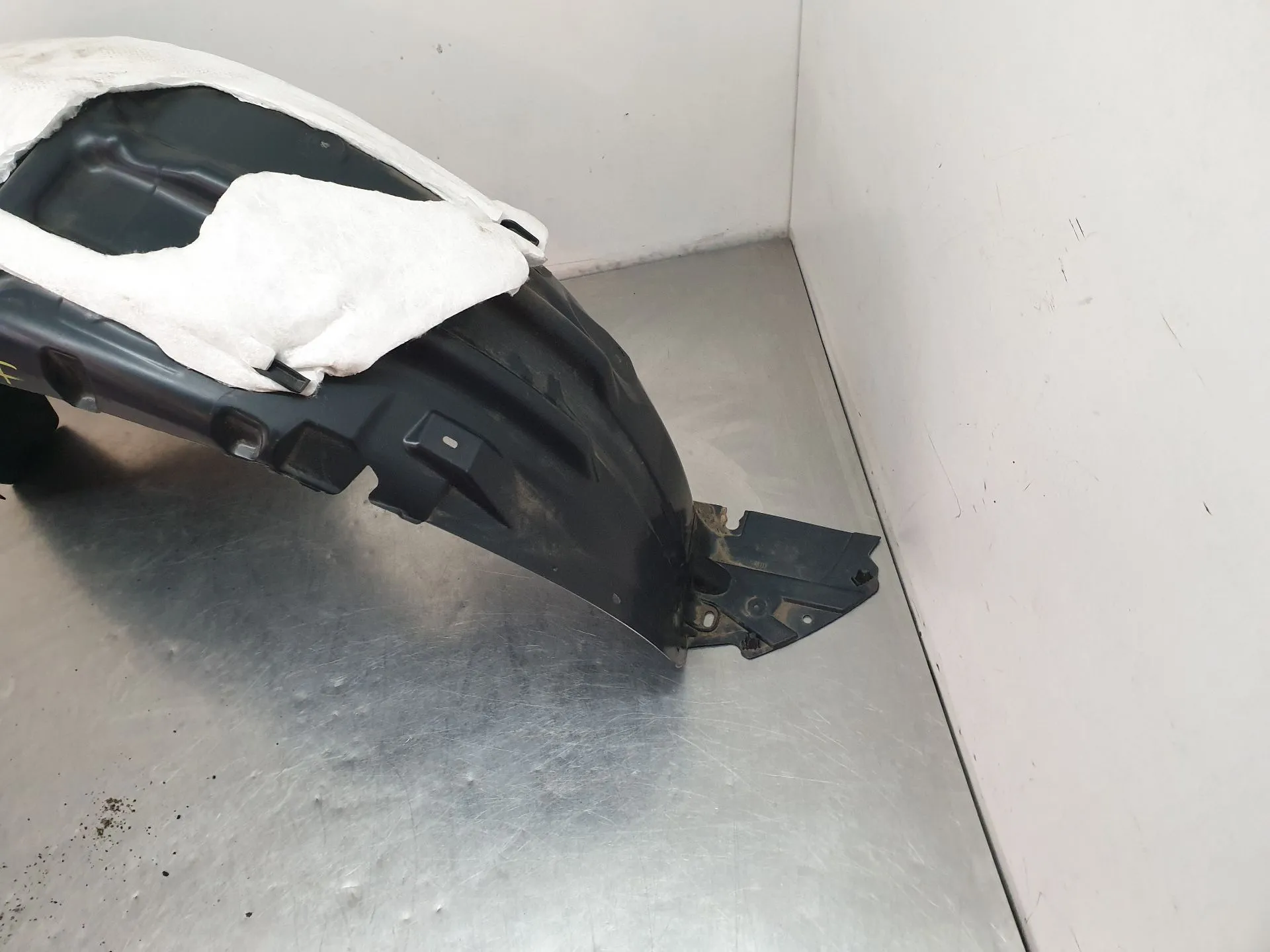 Resguardo da cava de roda frente direito OPEL Corsa F Imagem-1