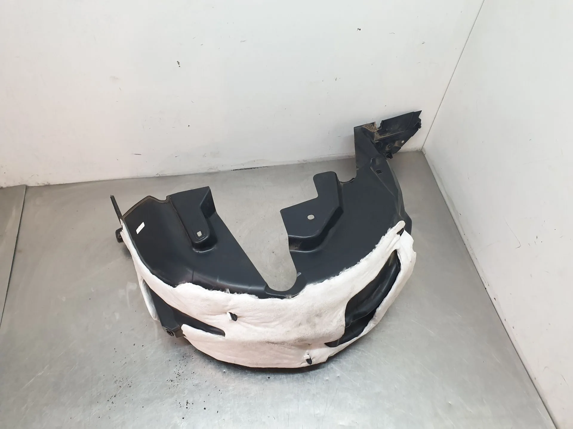 Resguardo da cava de roda frente direito OPEL Corsa F Imagem-8