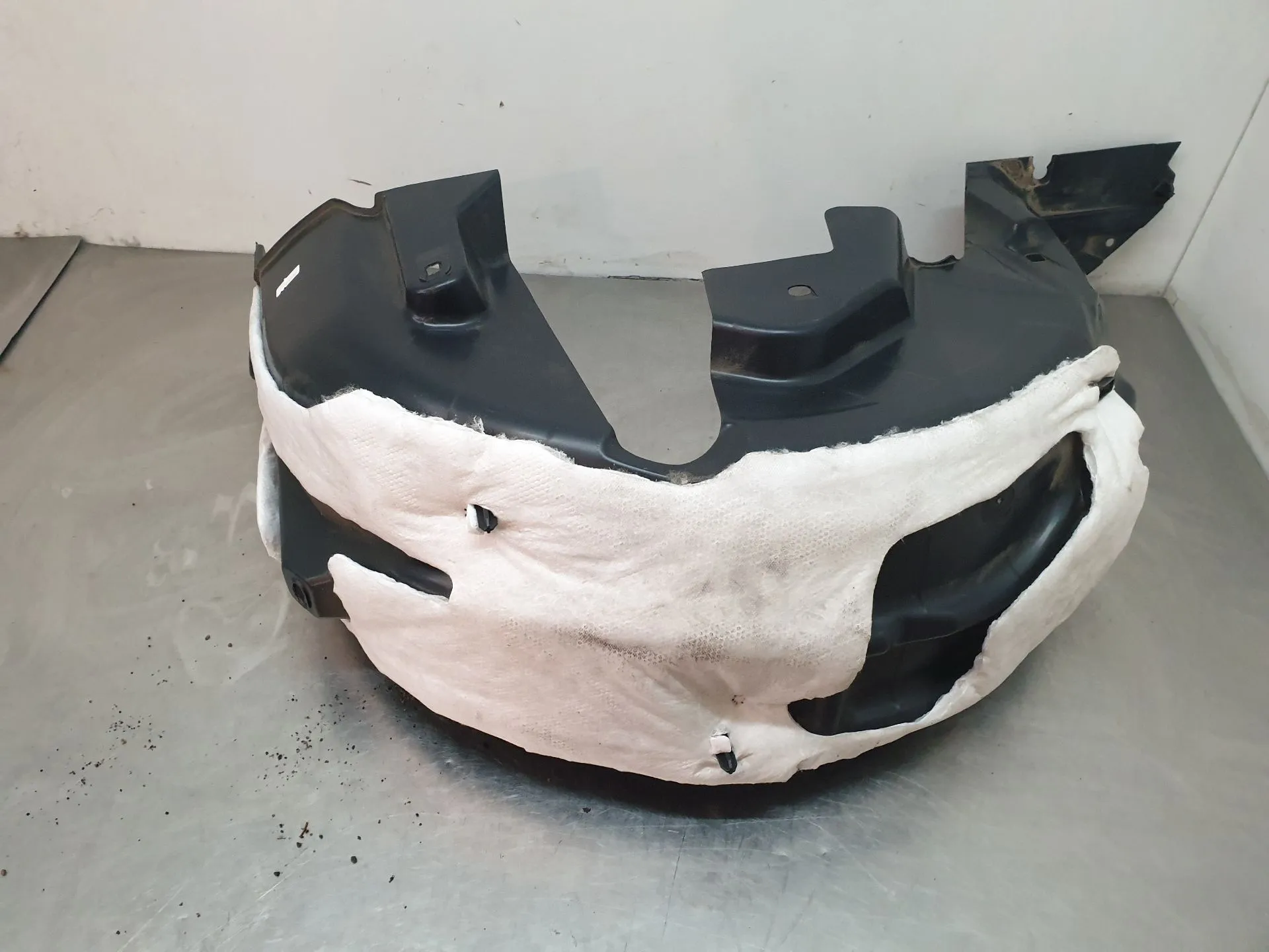 Resguardo da cava de roda frente direito OPEL Corsa F Imagem-10