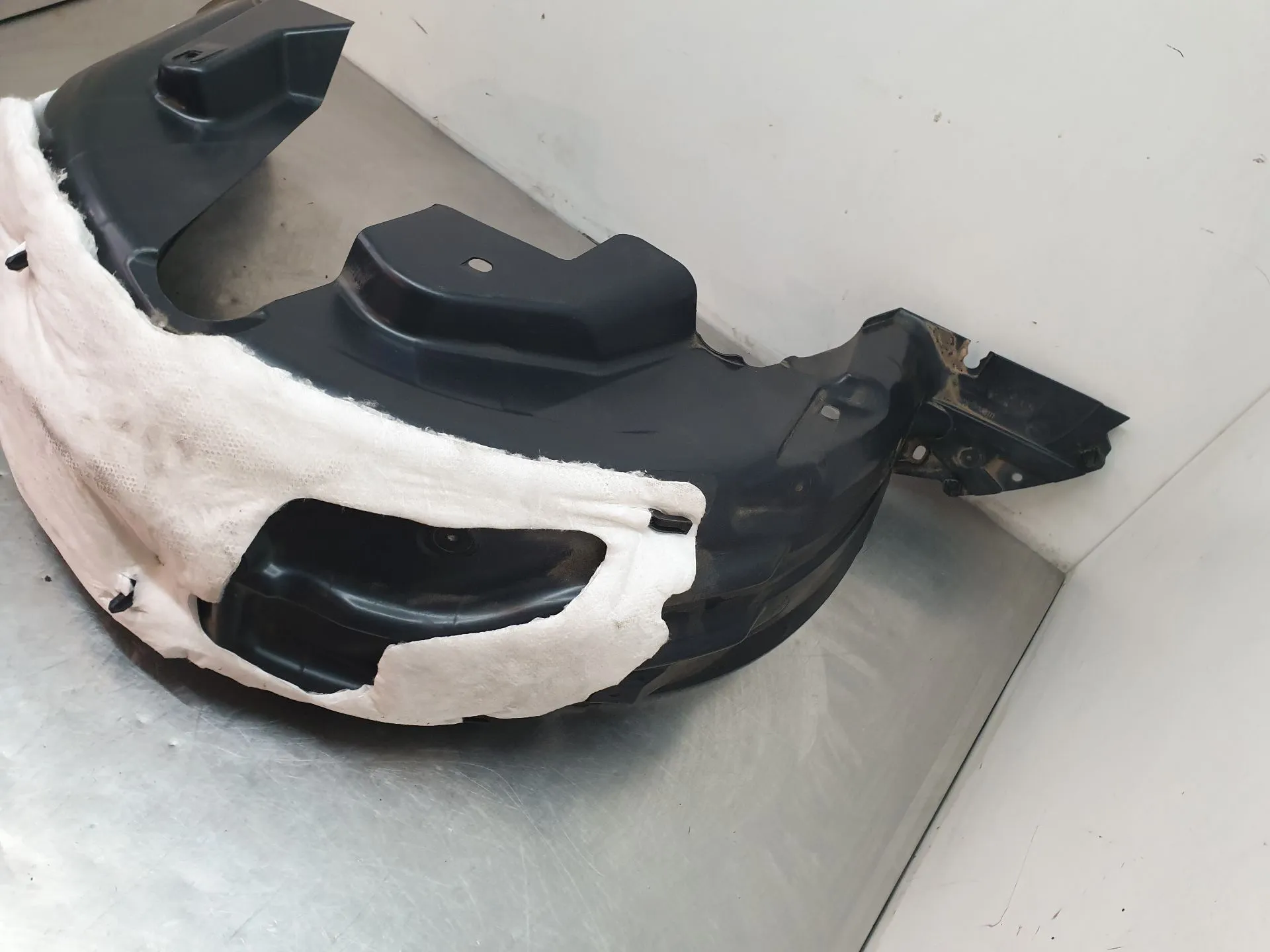 Resguardo da cava de roda frente direito OPEL Corsa F Imagem-11