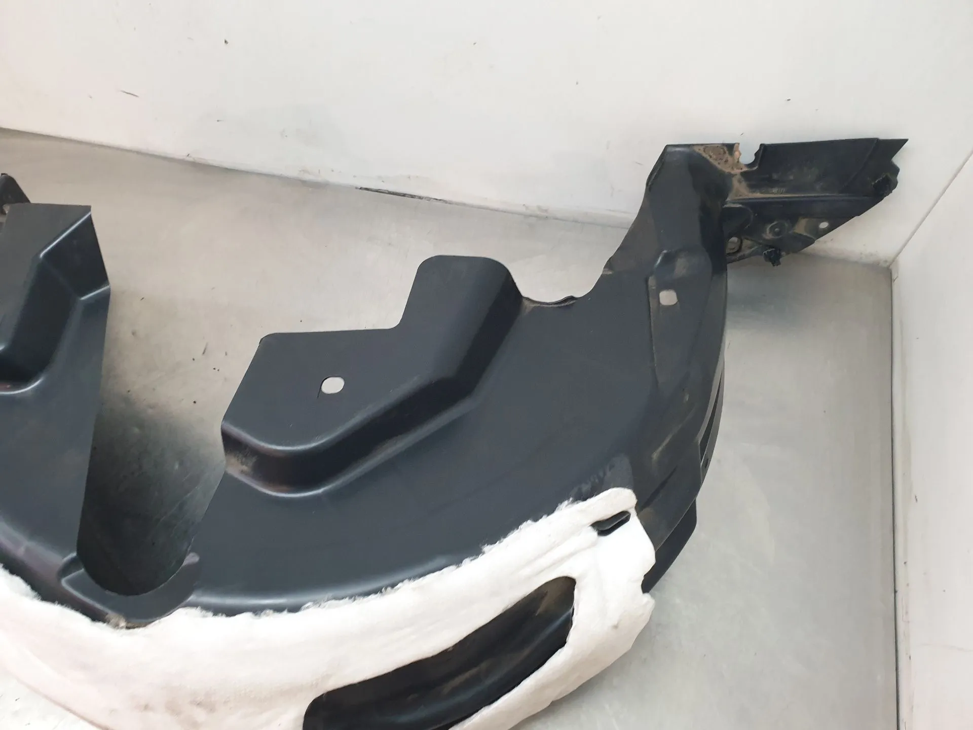 Resguardo da cava de roda frente direito OPEL Corsa F Imagem-13