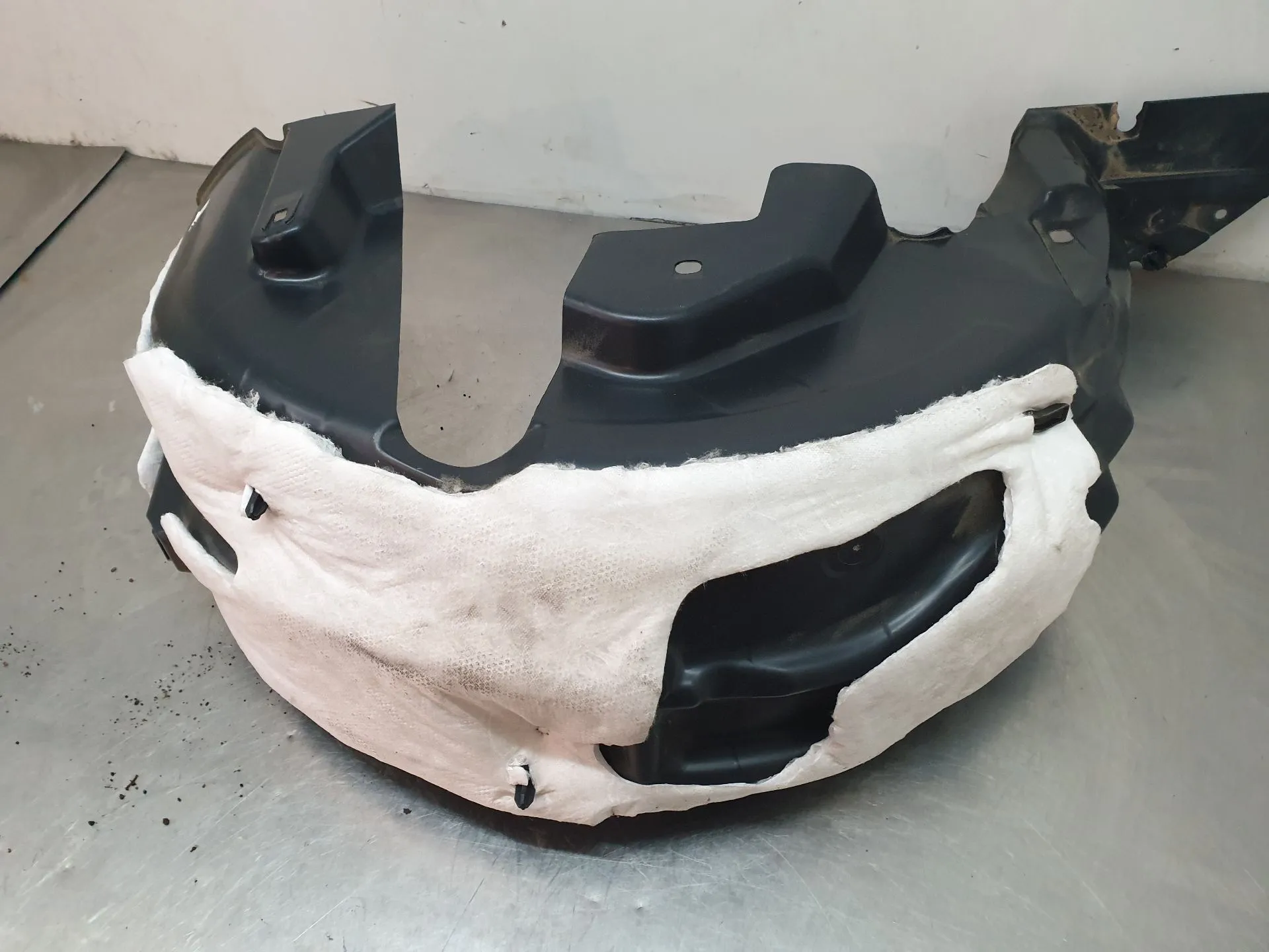 Resguardo da cava de roda frente direito OPEL Corsa F Imagem-15