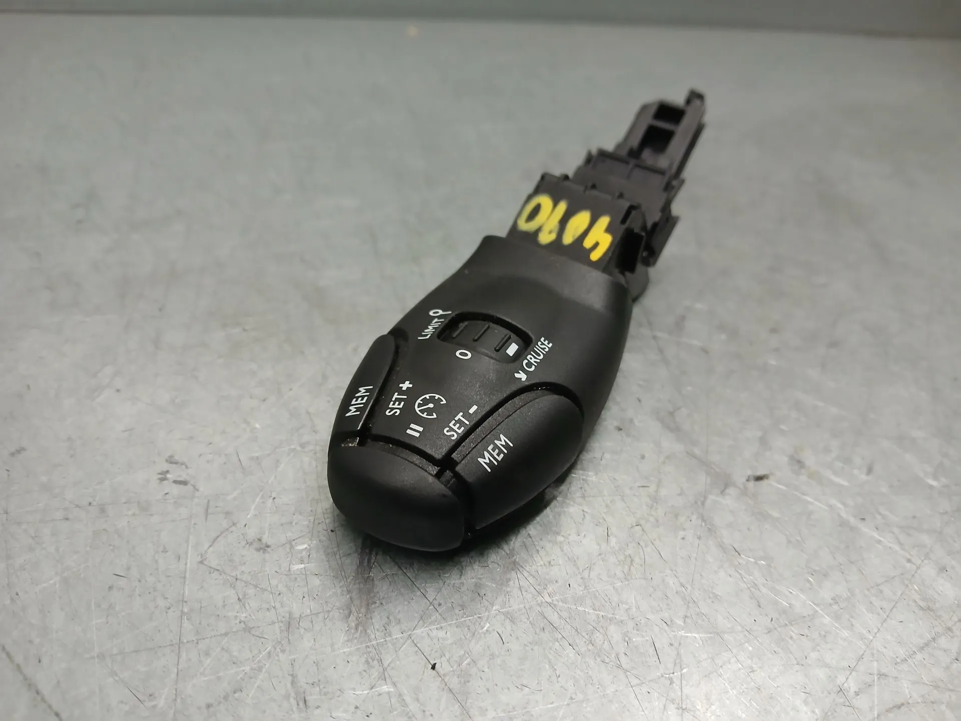 Manete / interruptor cruise control PEUGEOT 208 II Imagem-1