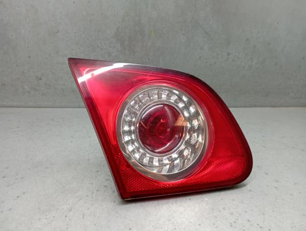 Feu de coffre Gauche VOLKSWAGEN Passat (3C2)