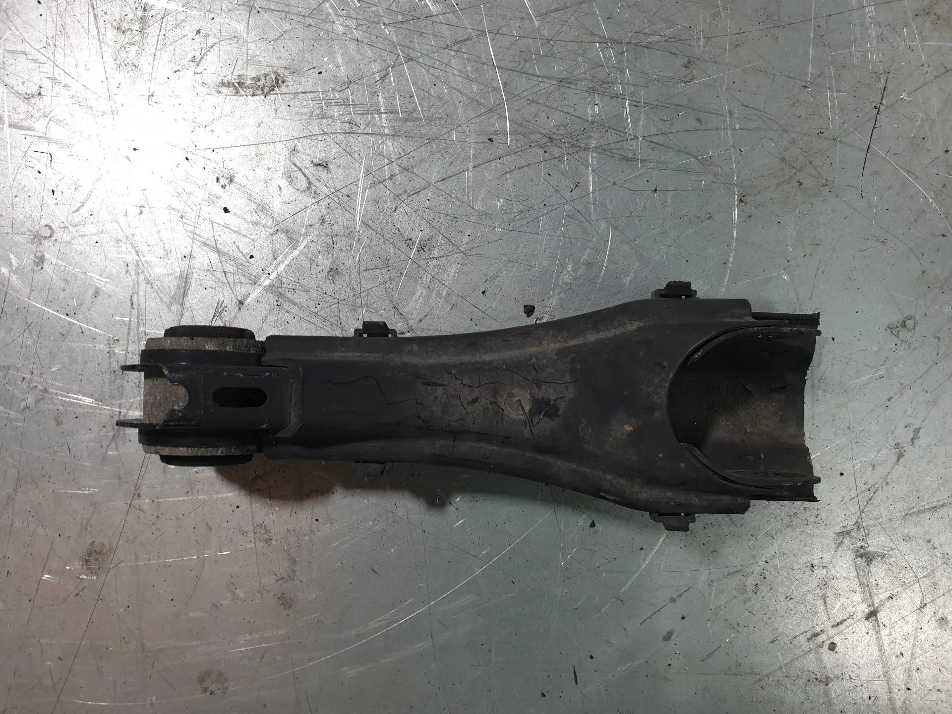 Brazo suspensión trasero derecho MERCEDES-BENZ GLA (X156) Imagem-2