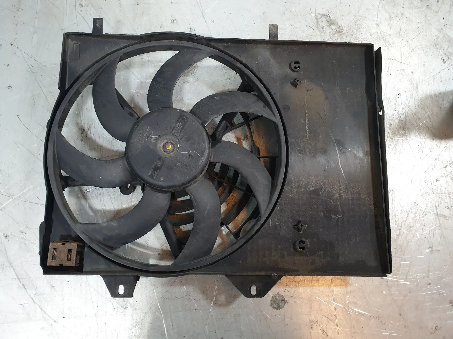 Cooling fan CITROËN C4 Cactus Imagem-1