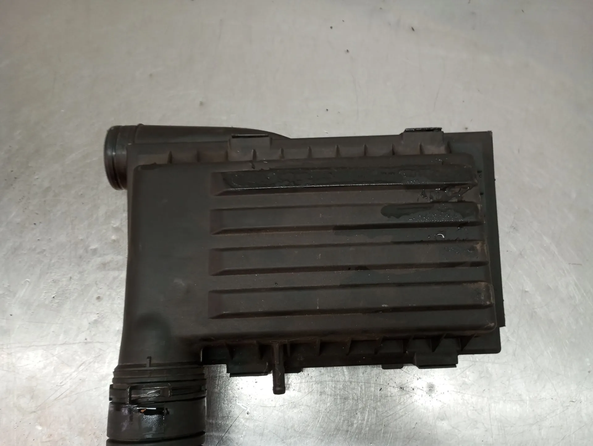 Air filter box VOLKSWAGEN Golf VII (5G1, BQ1, BE1, BE2) Imagem-3