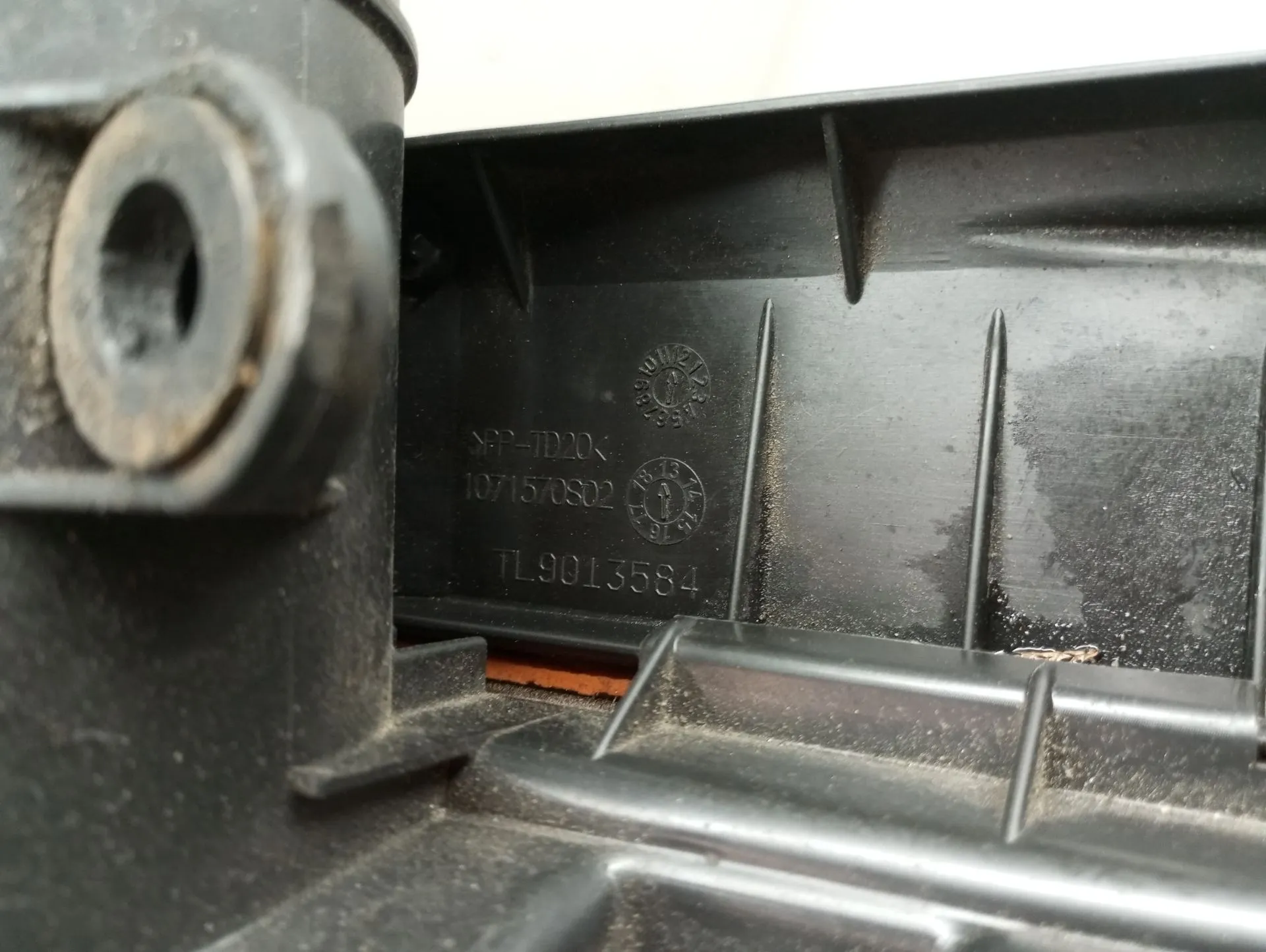 Air filter box VOLKSWAGEN Golf VII (5G1, BQ1, BE1, BE2) Imagem-7