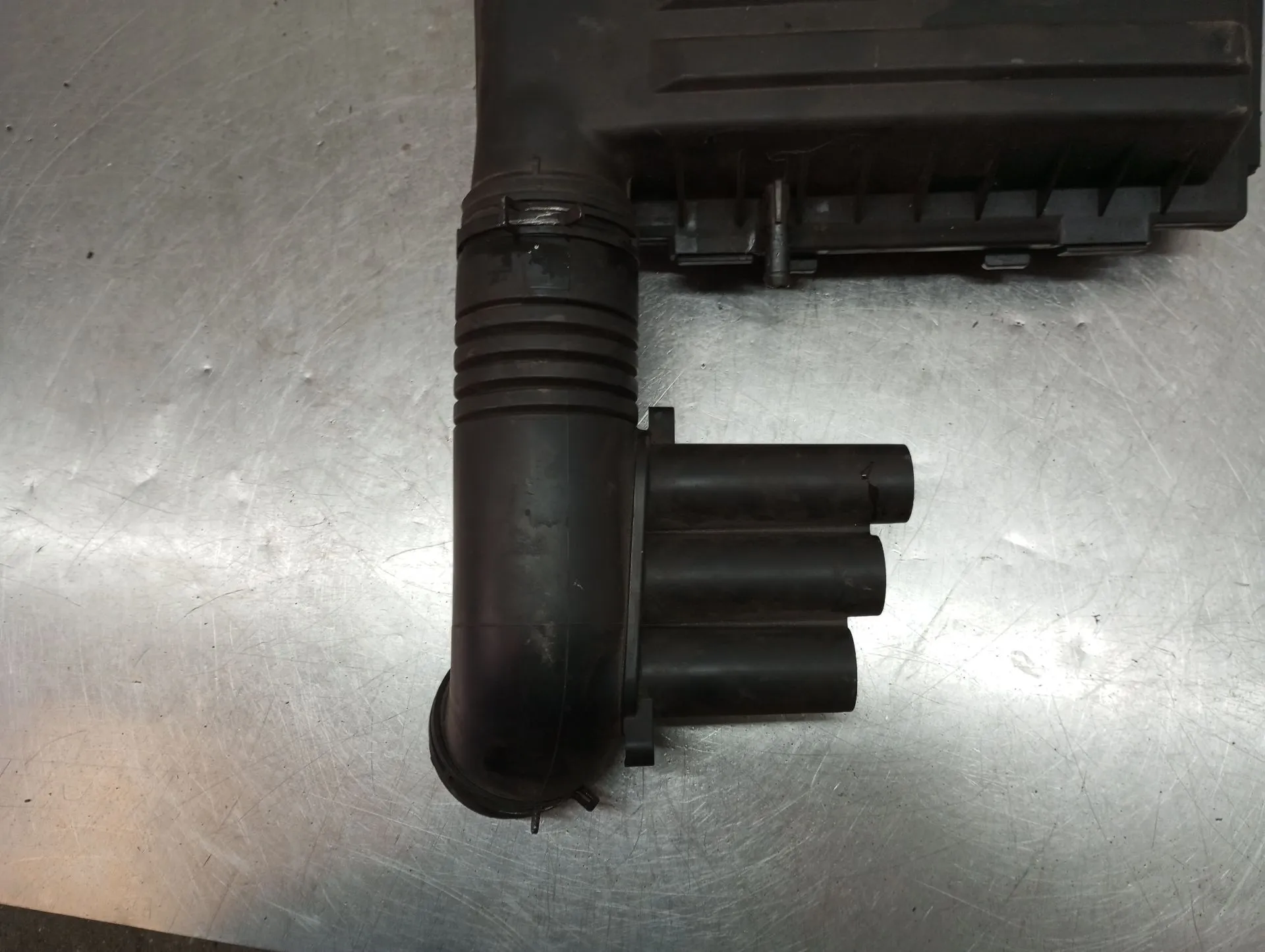 Air filter box VOLKSWAGEN Golf VII (5G1, BQ1, BE1, BE2) Imagem-4