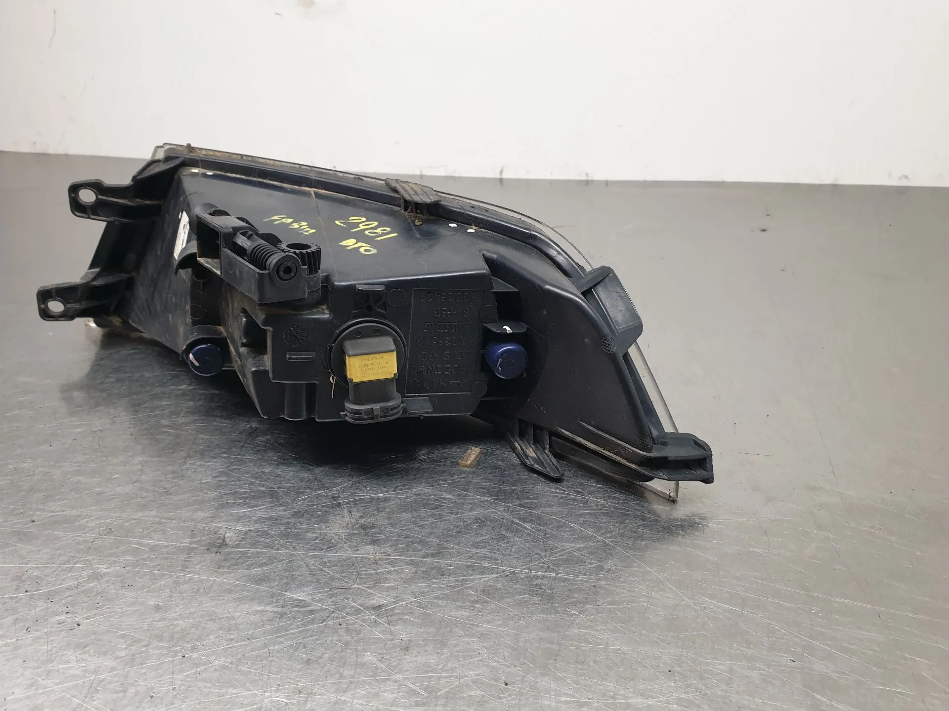 Right front fog light  SKODA Fabia III Hatchback (NJ3) Imagem-4