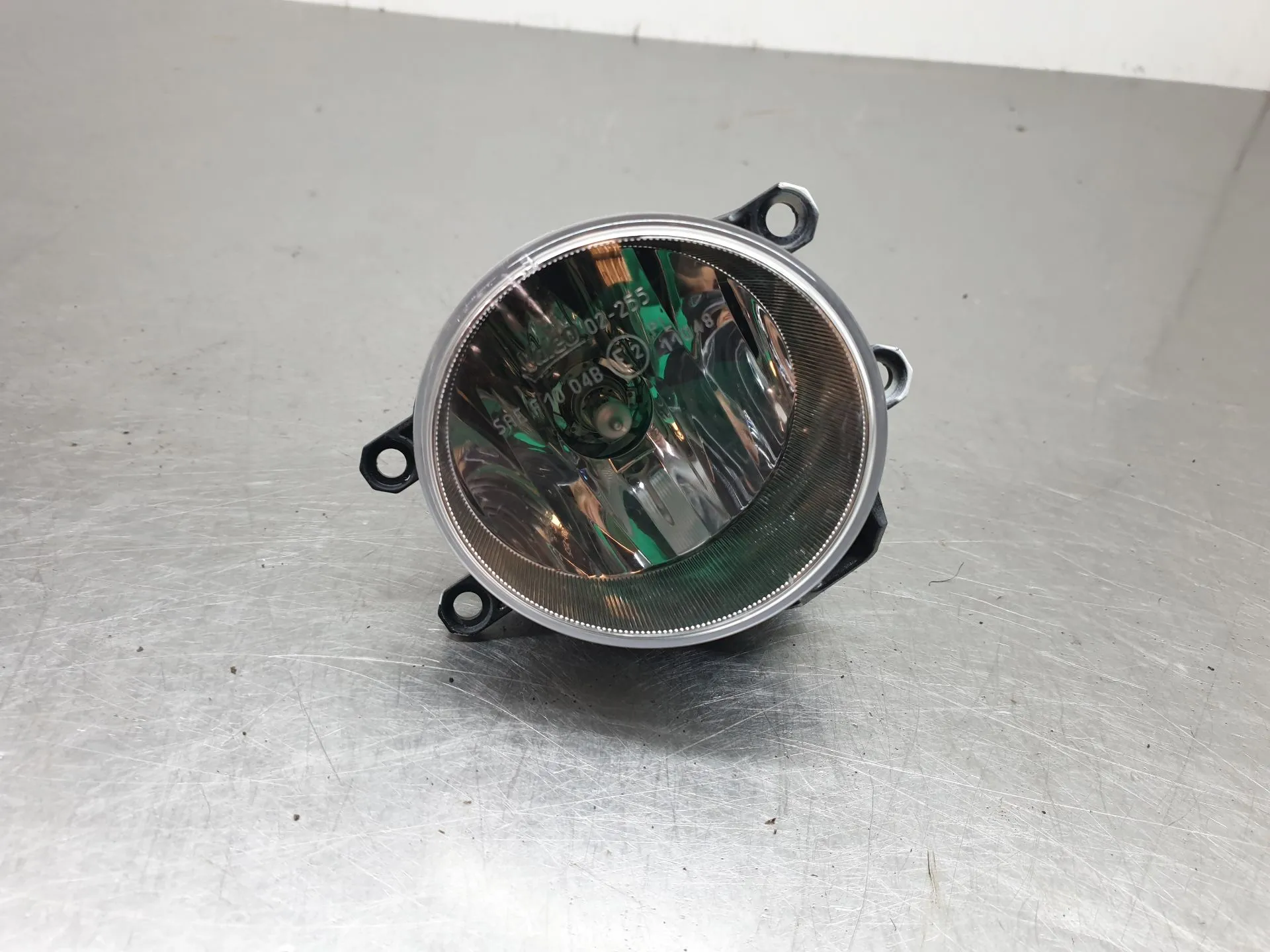 Feu antibrouillard Avant Droite PEUGEOT 108