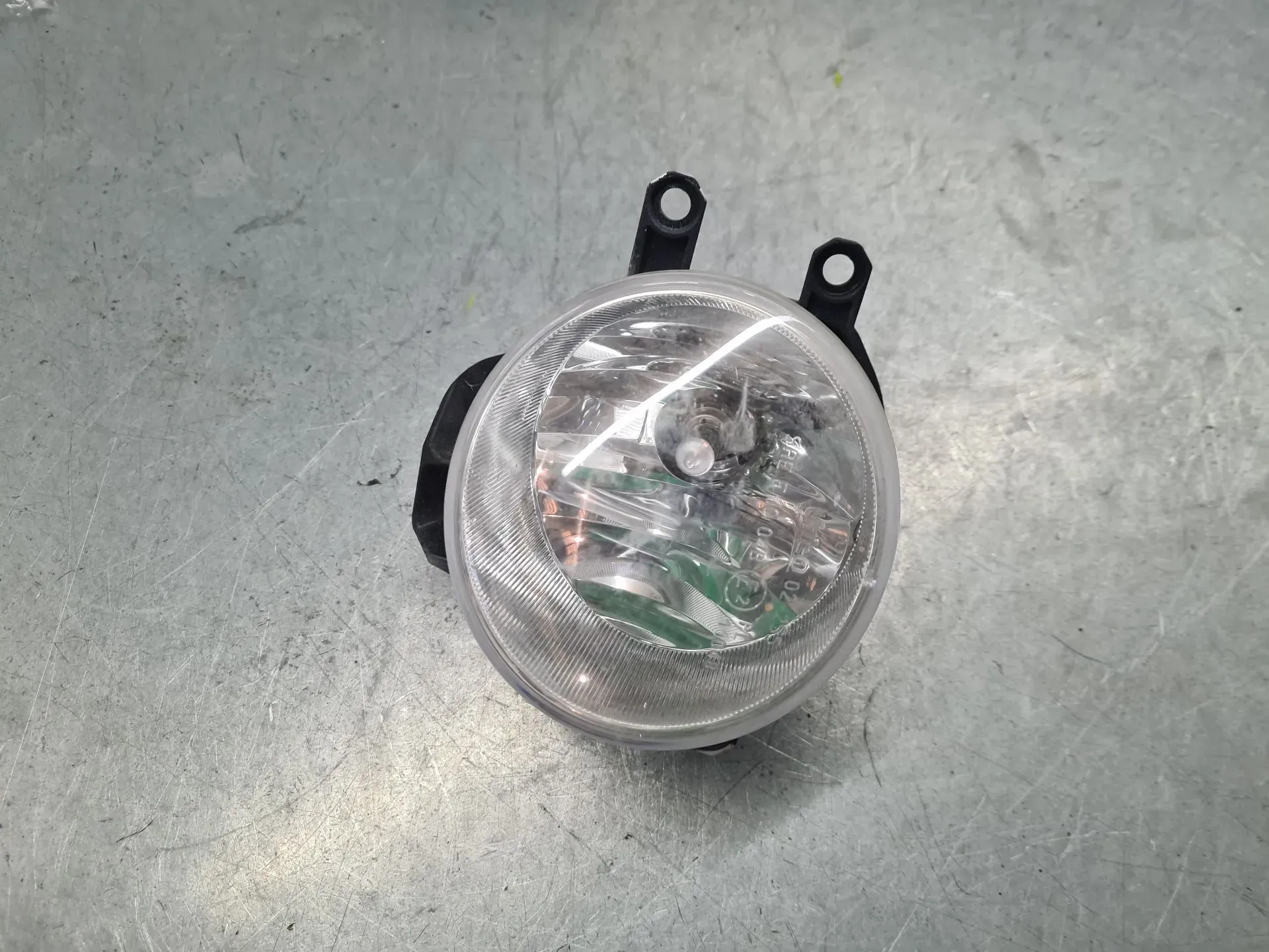 Feu antibrouillard Avant Gauche PEUGEOT 108 Imagem-1