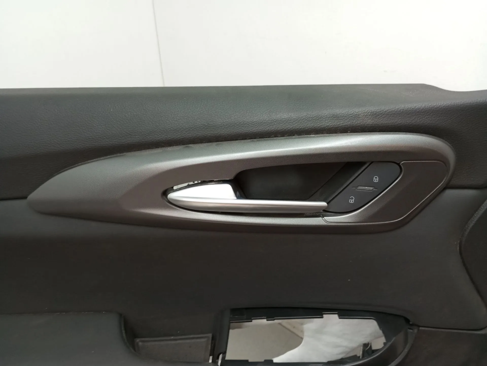 Forra porta / quartela frente esquerda ALFA ROMEO Tonale (965_) Imagem-1