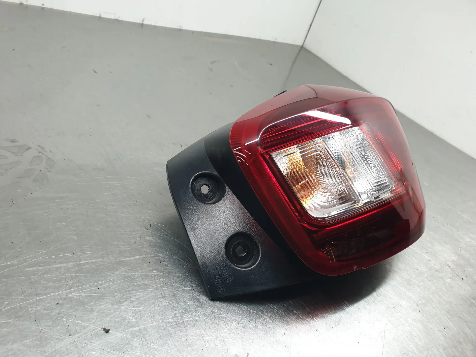 Feu arrière Droite DACIA Spring Imagem-3