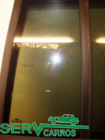 Vidro triangular da porta trás direito HYUNDAI Terracan (HP)
