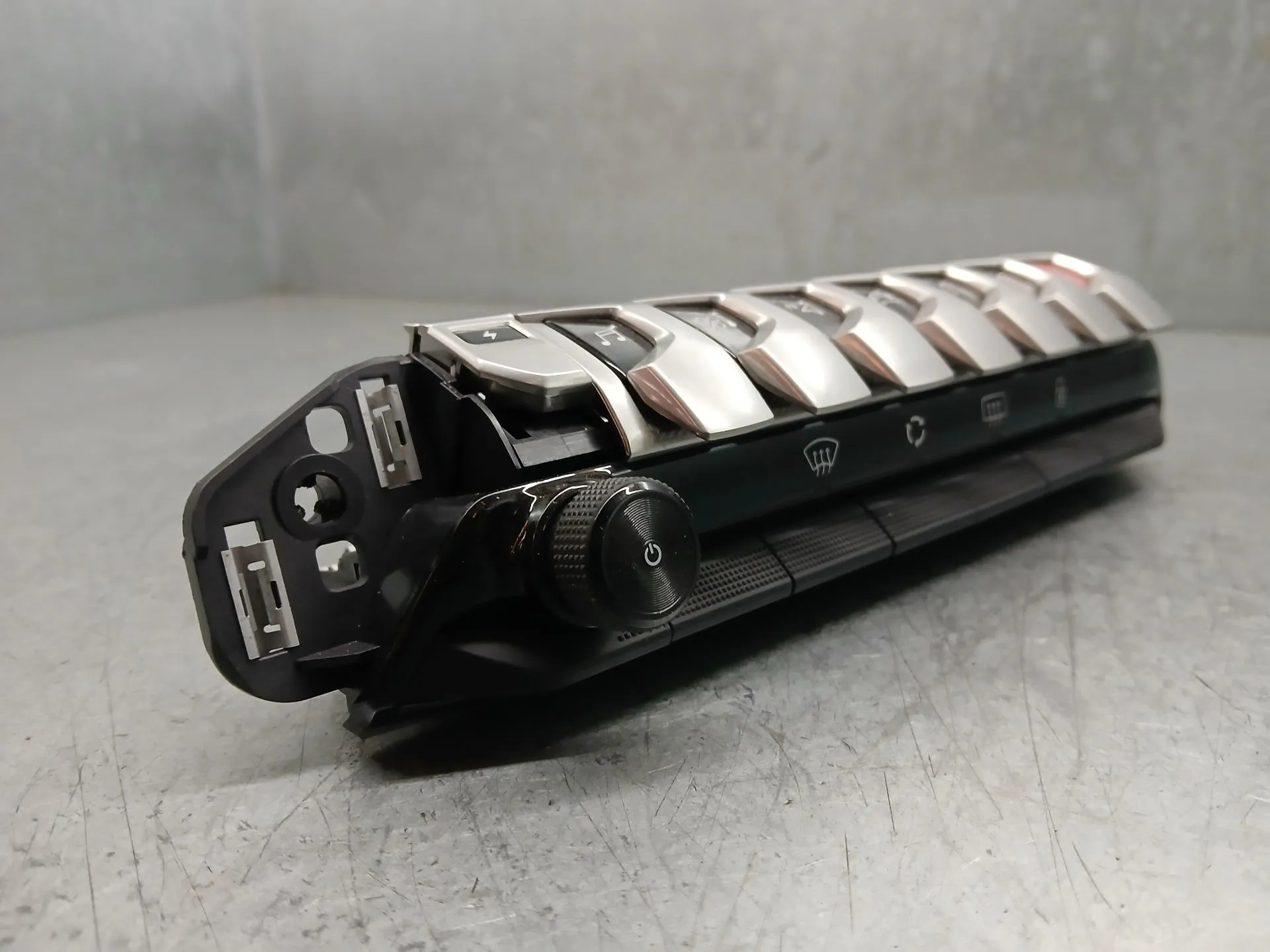 Radio control PEUGEOT 3008 II (M_) Imagem-1