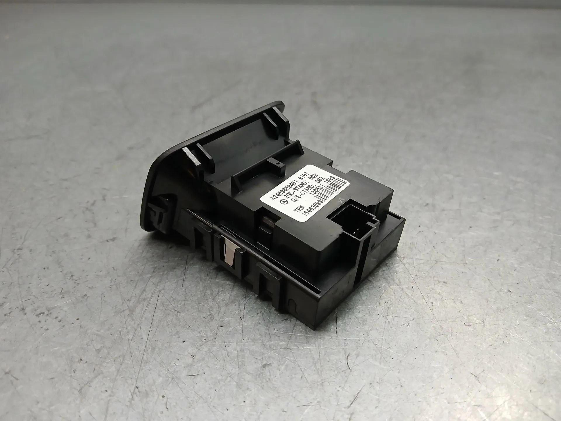 Botão / interruptor travão de parque MERCEDES-BENZ Classe A (W176) Imagem-3