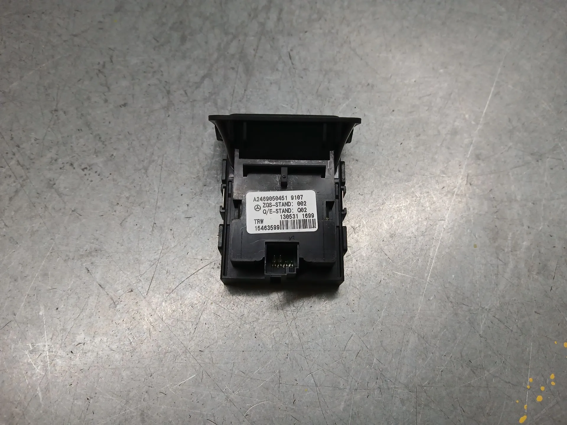 Botão / interruptor travão de parque MERCEDES-BENZ Classe A (W176) Imagem-2