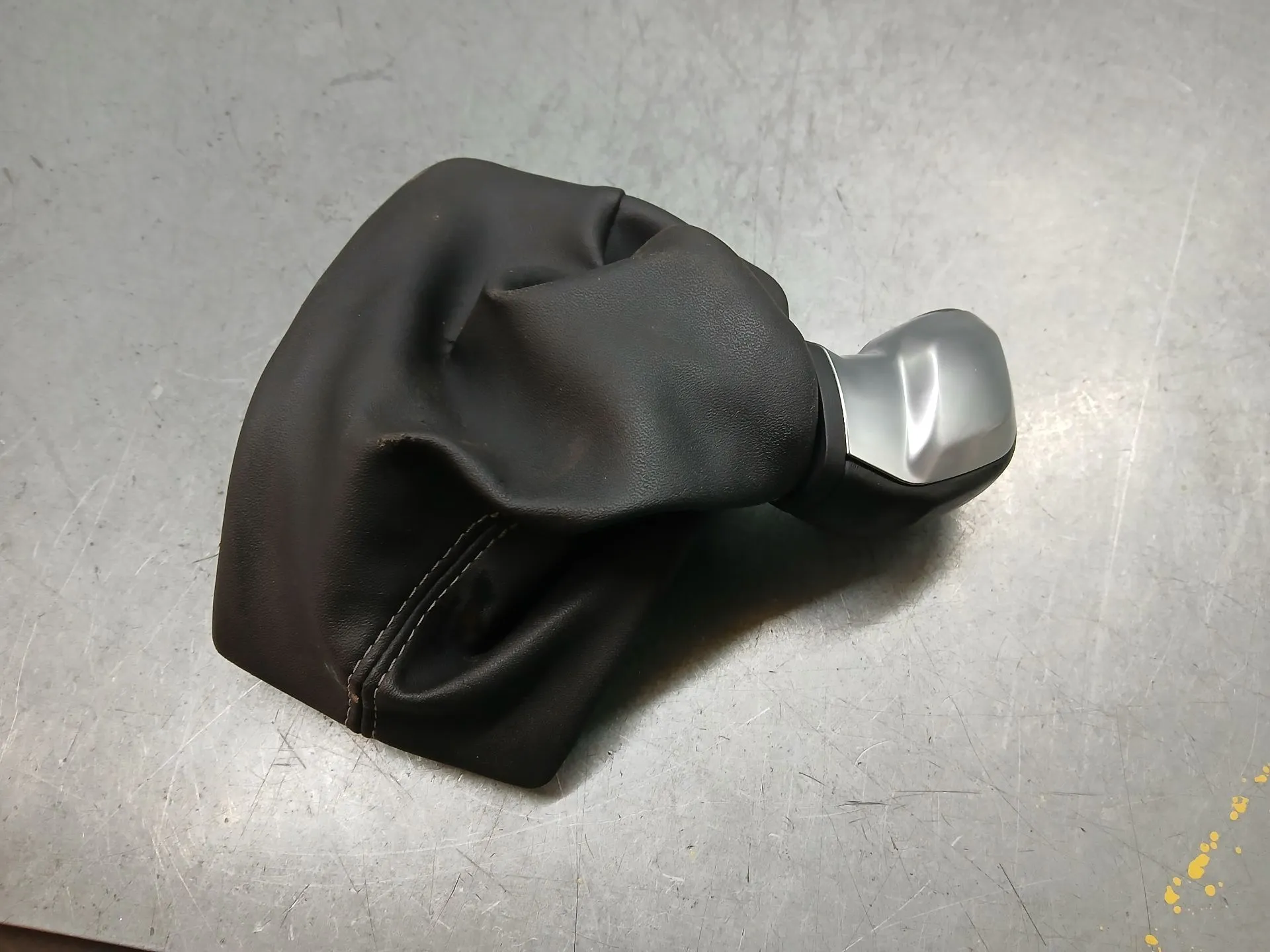 Gear lever shifter / knob  PEUGEOT 2008 I (CU_)