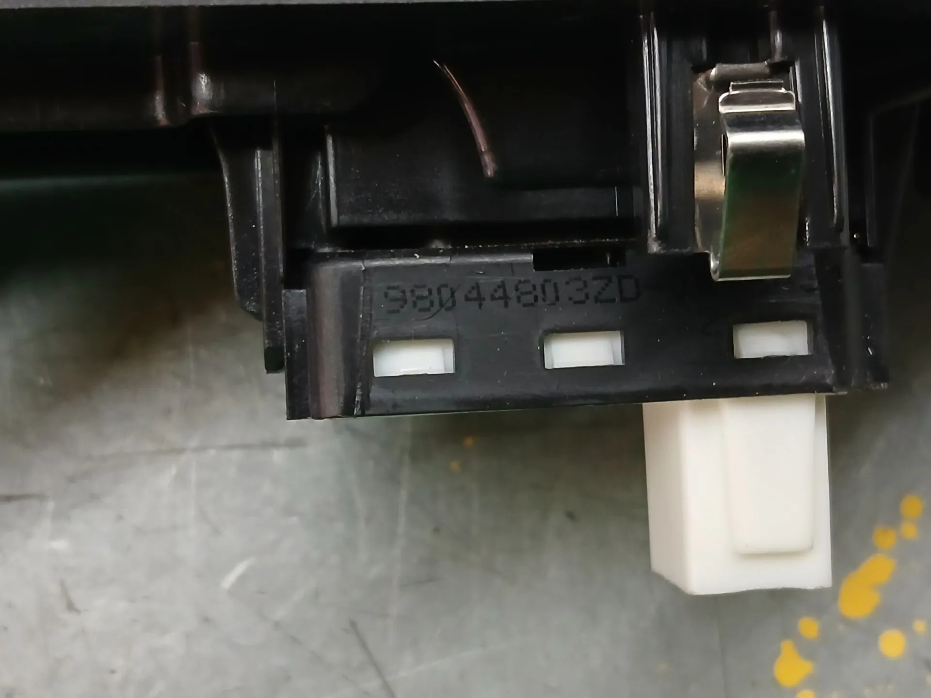 Mando / interruptor elevalunas delantero derecho PEUGEOT 208 II Imagem-6