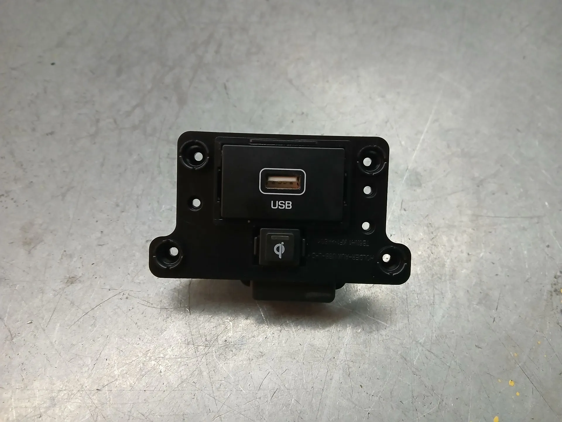 Módulo USB / AUX / IPOD HYUNDAI Ioniq (AE) Imagem-1