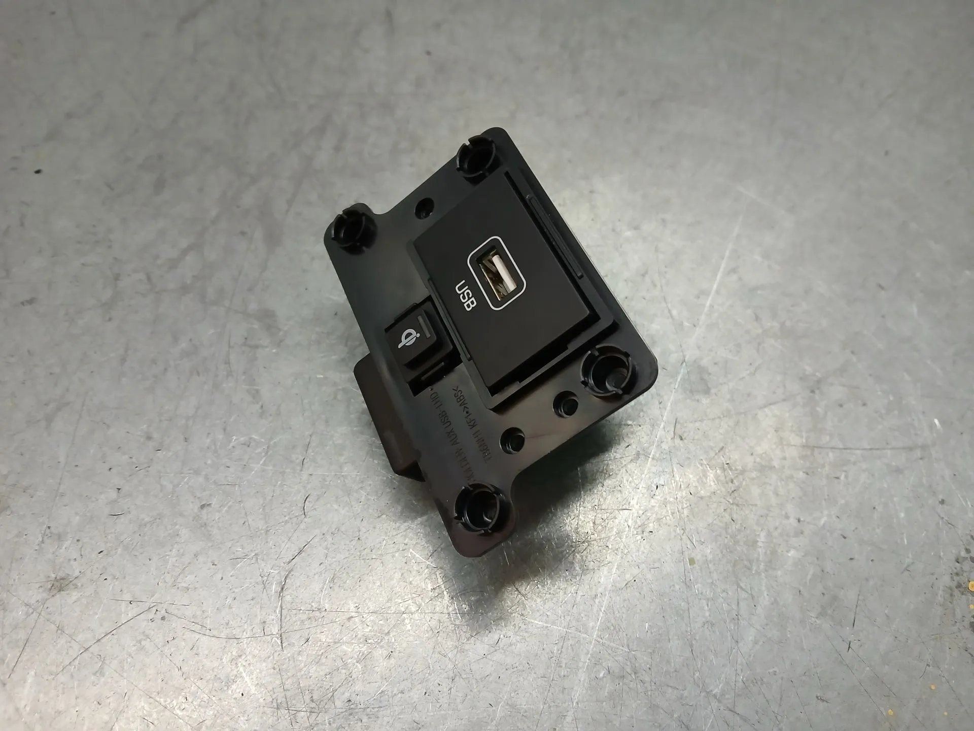 Módulo USB / AUX / IPOD HYUNDAI Ioniq (AE)