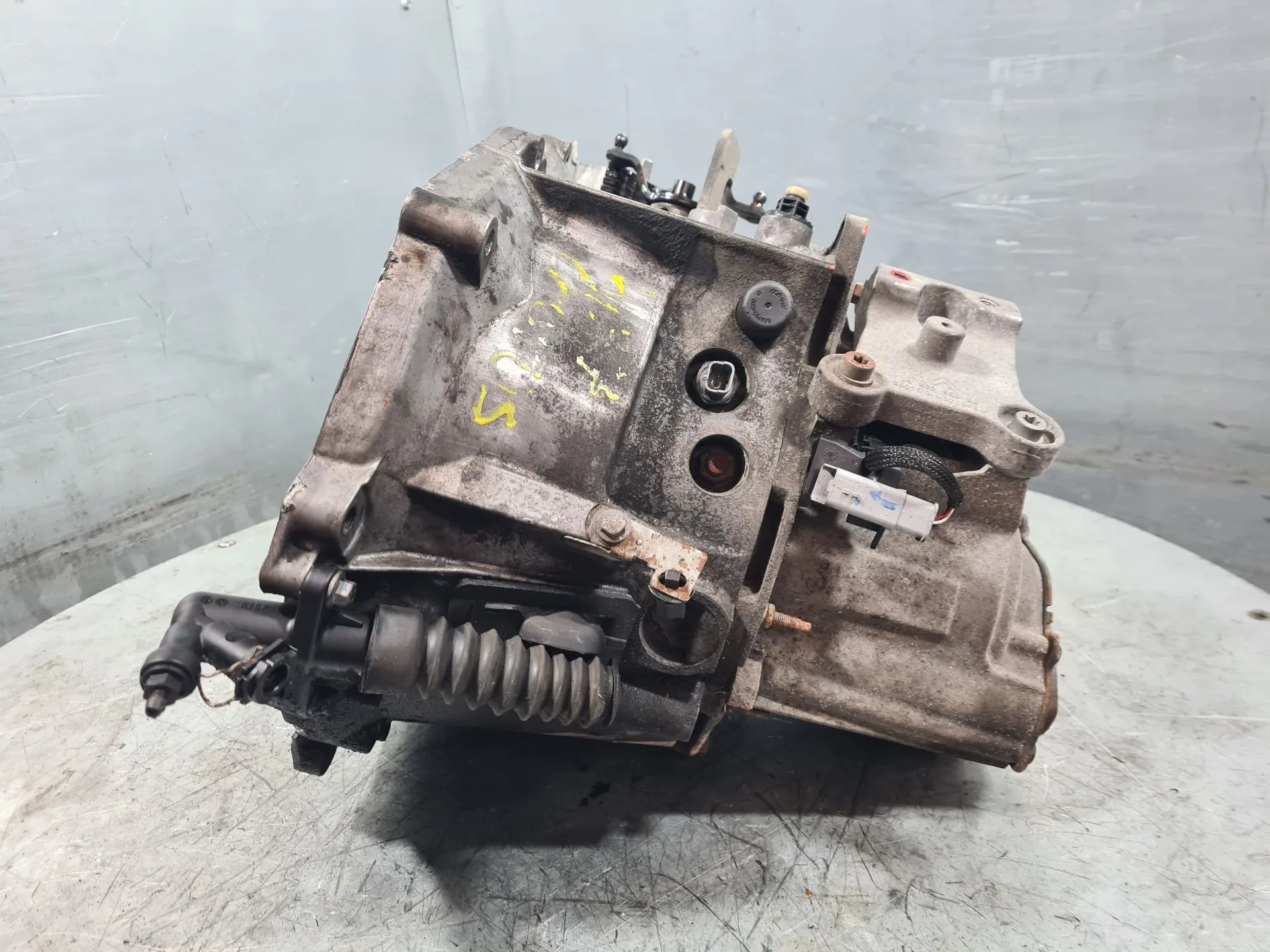 Manual gearbox CITROËN C4 Cactus Imagem-2