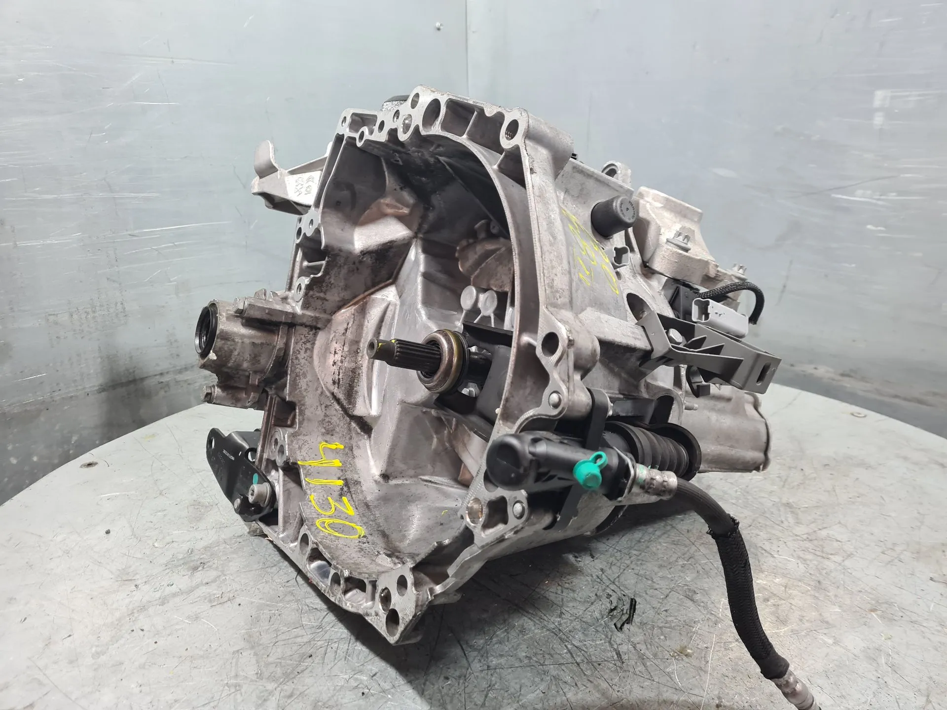 Manual gearbox PEUGEOT 208 II Imagem-1