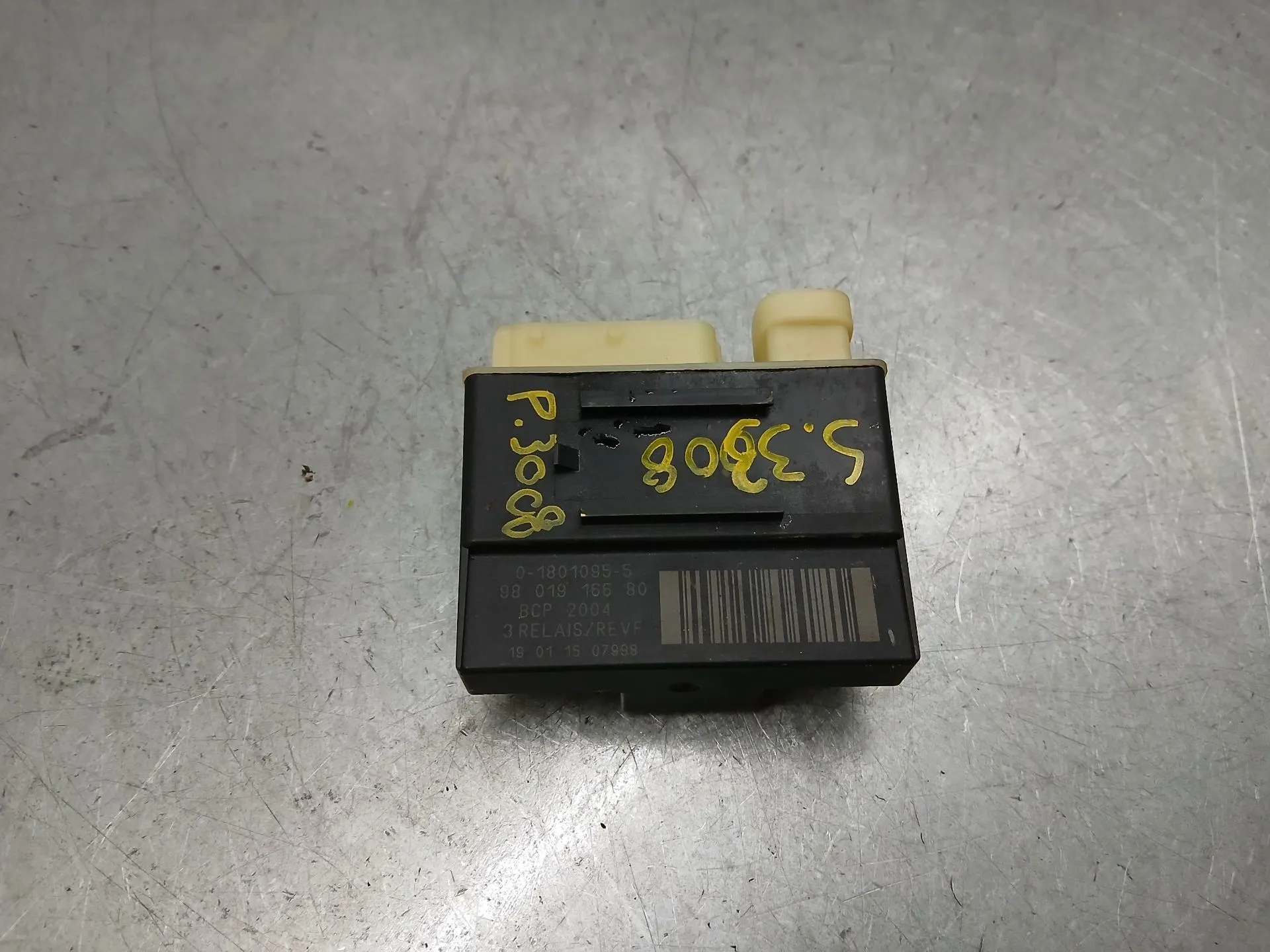 Glow plug Relay PEUGEOT 3008 II (M_)