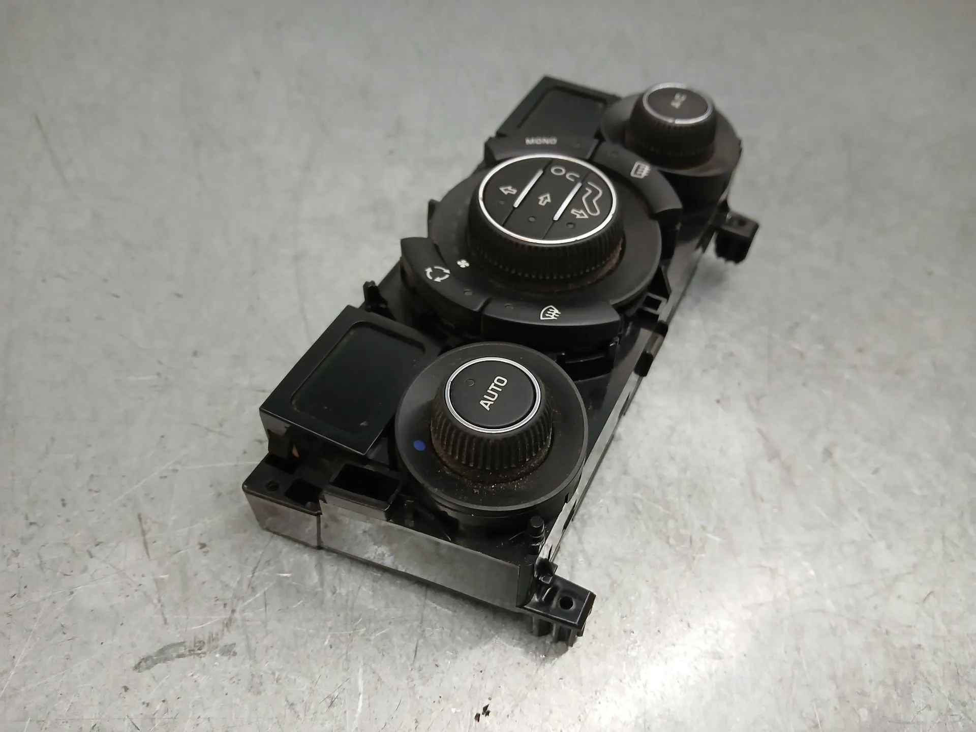 Commande chauffage PEUGEOT 308 SW Imagem-1