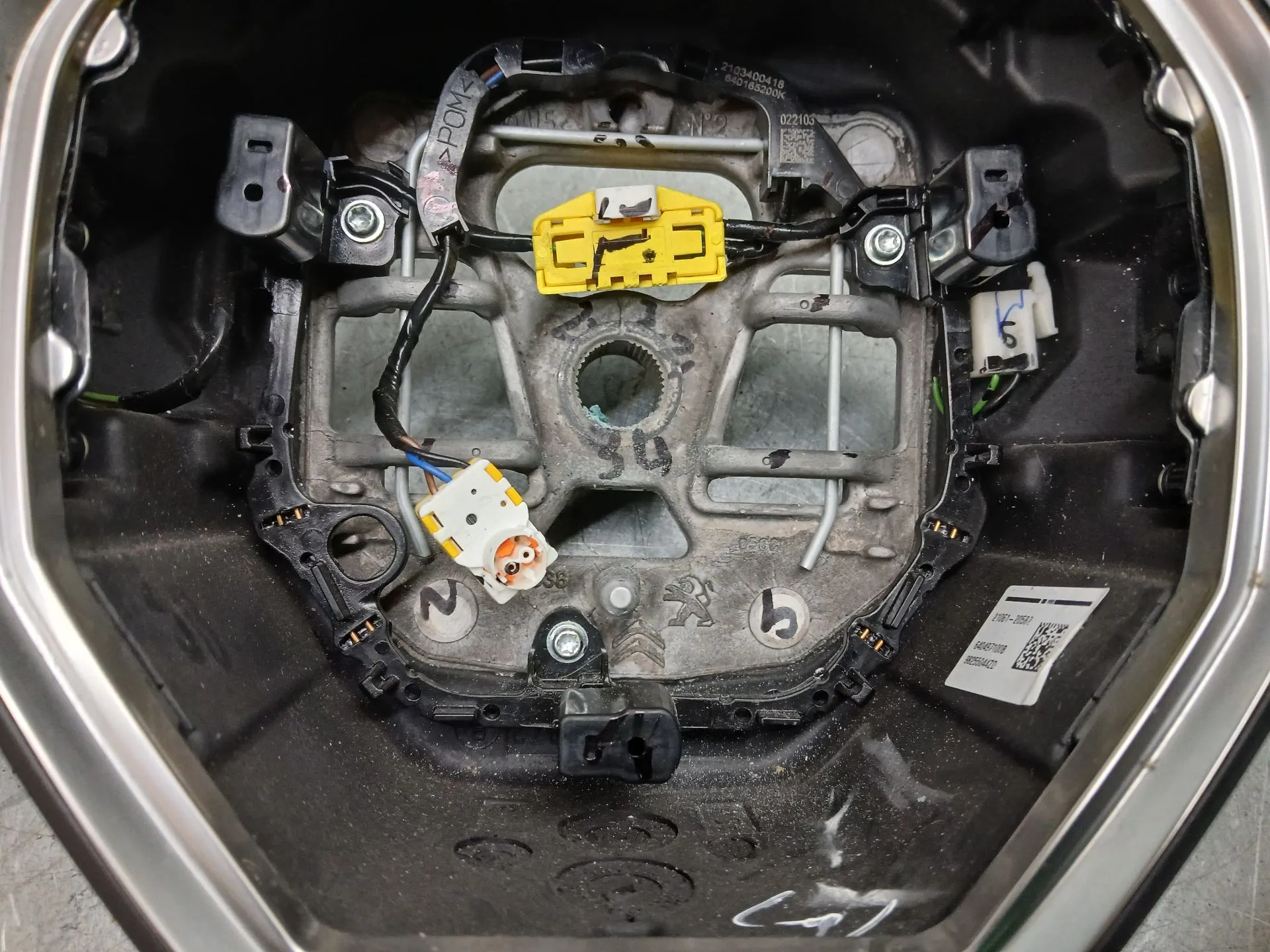 Volante PEUGEOT 208 II Imagem-1