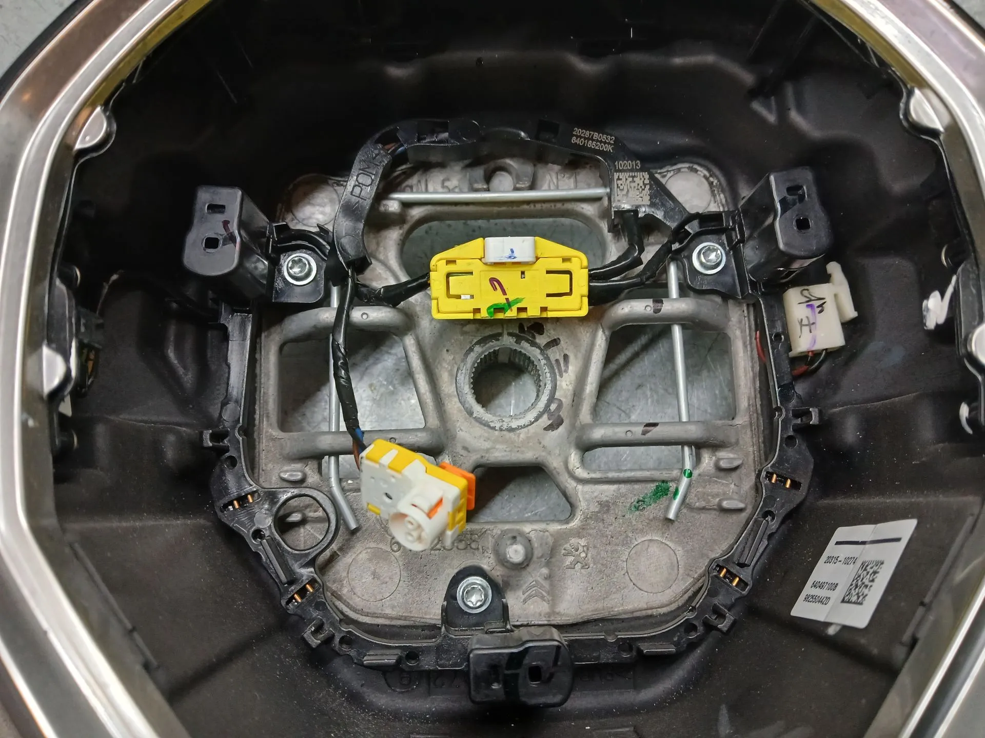 Volante PEUGEOT 208 II Imagem-4