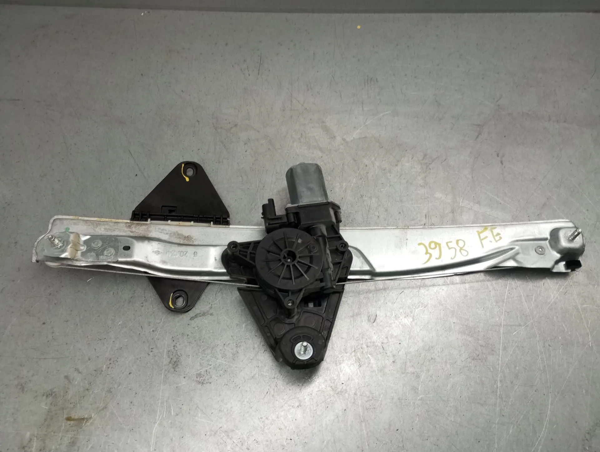 Lève-vitre avant gauche DACIA Sandero III