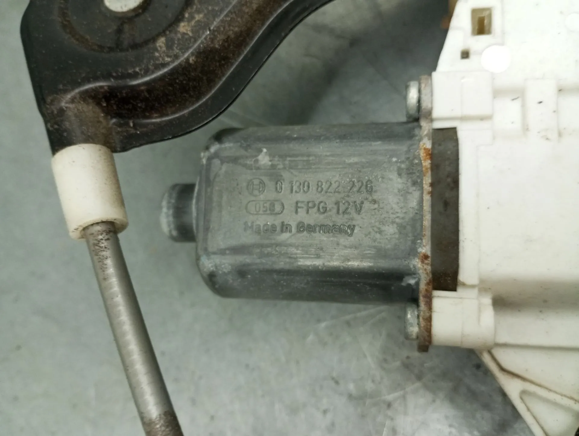 Lève-vitre avant gauche BMW 1 (E87) Imagem-1