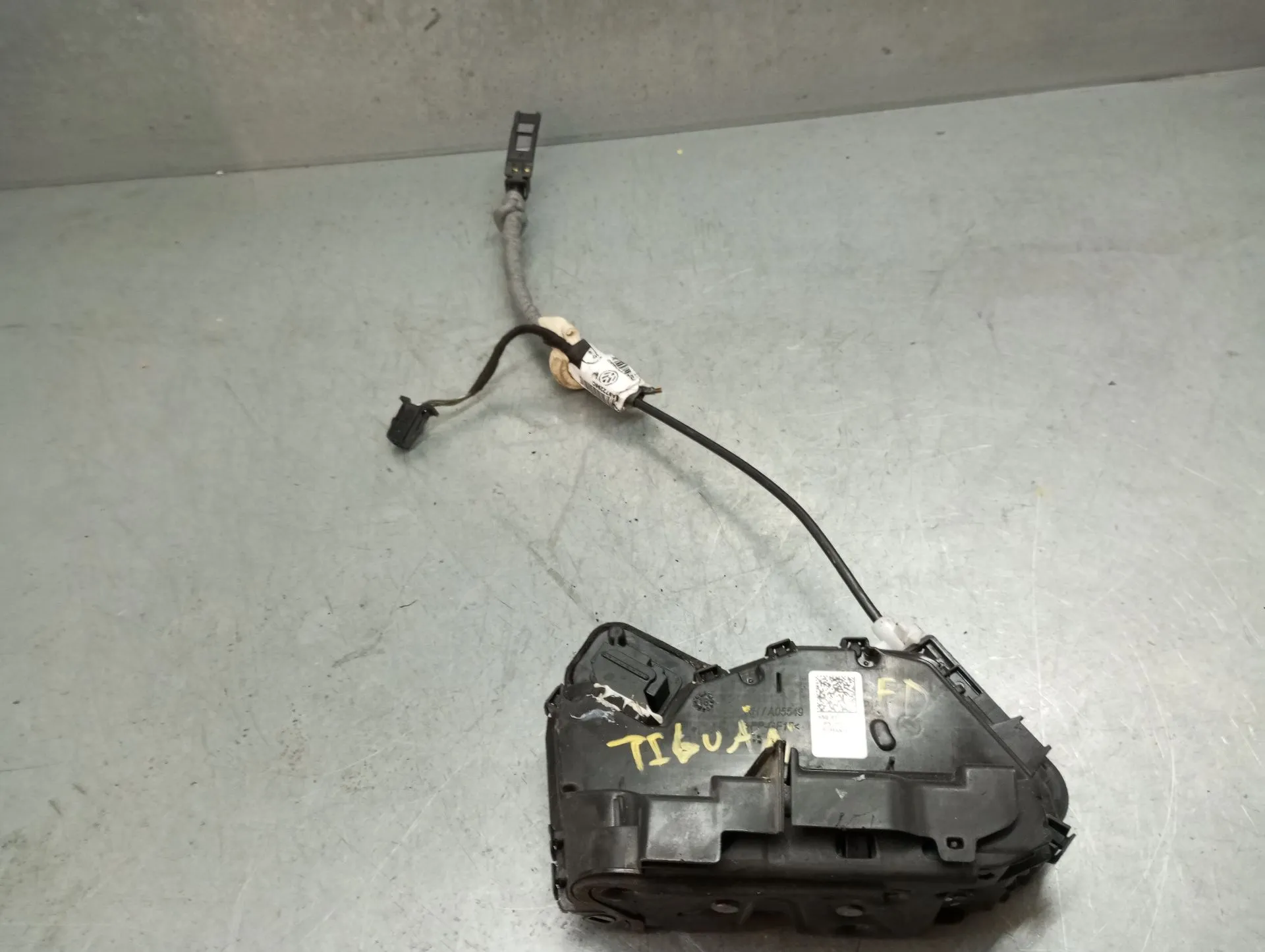 Cerradura / cierre puerta delantero derecho VOLKSWAGEN Tiguan (5N)