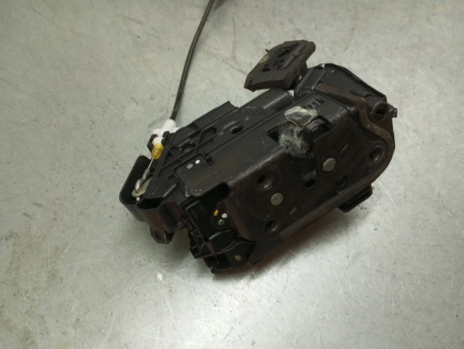 Cerradura / cierre puerta delantero derecho VOLKSWAGEN Tiguan (5N) Imagem-1