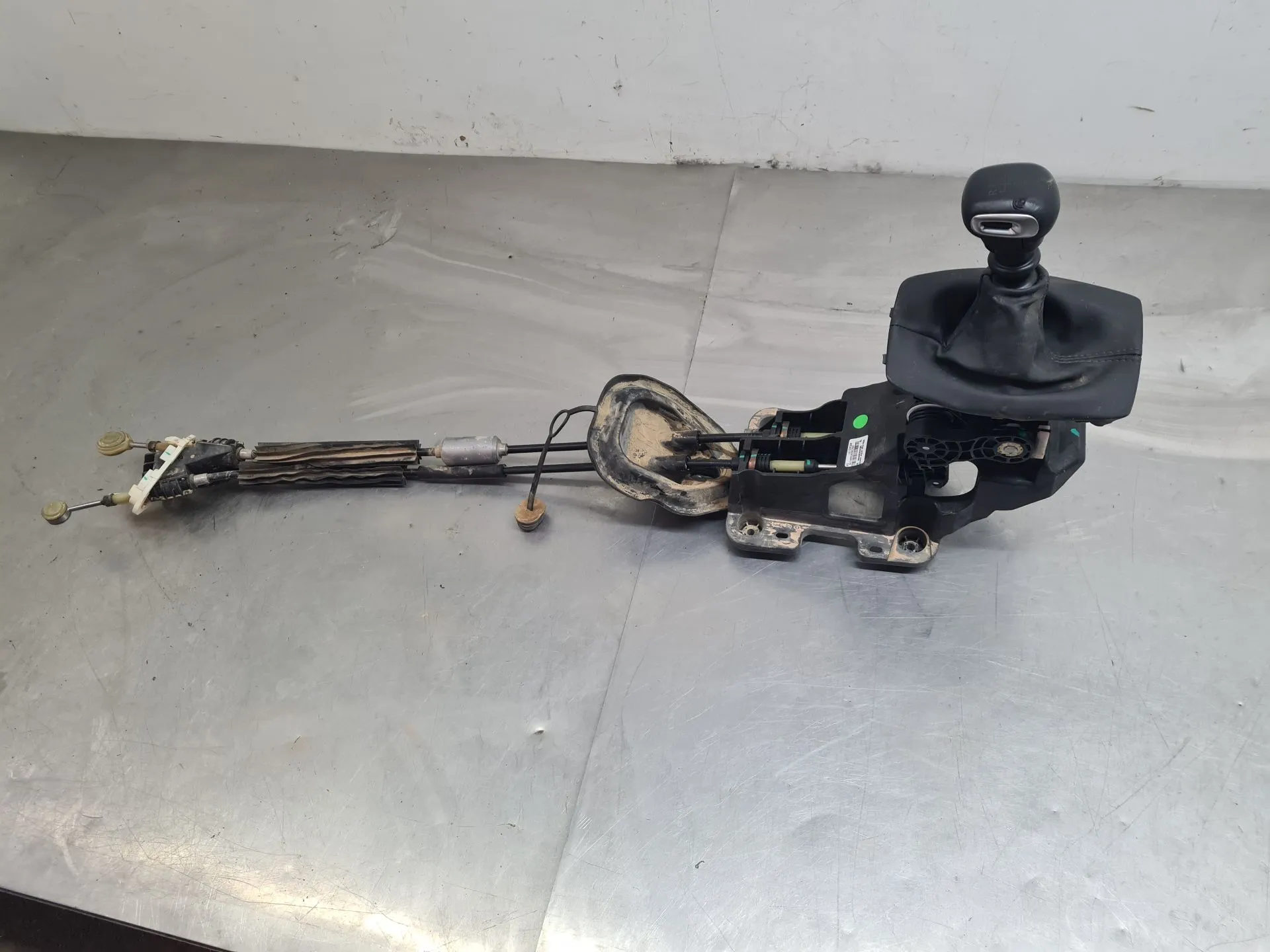 Sélecteur de vitesse PEUGEOT 208 II Imagem-2